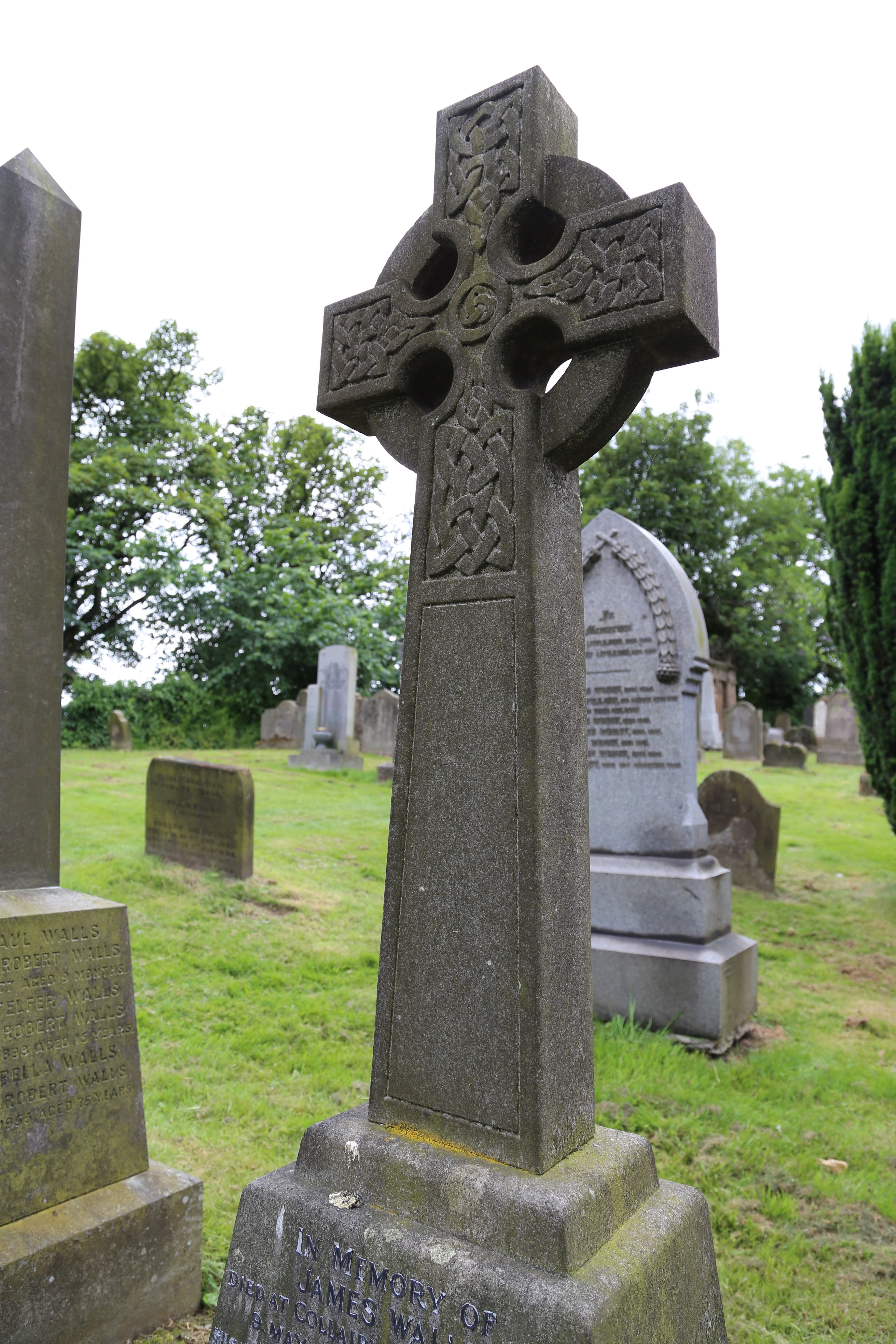 2014 Europe Trip Day 24 - Scotland (Crookston Castle, Paisley Missionary Flat (Walker Street), Lawn Bowling Pitch, Irn Bru, Church of the Holy Rude, Stirling Castle, 2014 Pipefest Stirling)