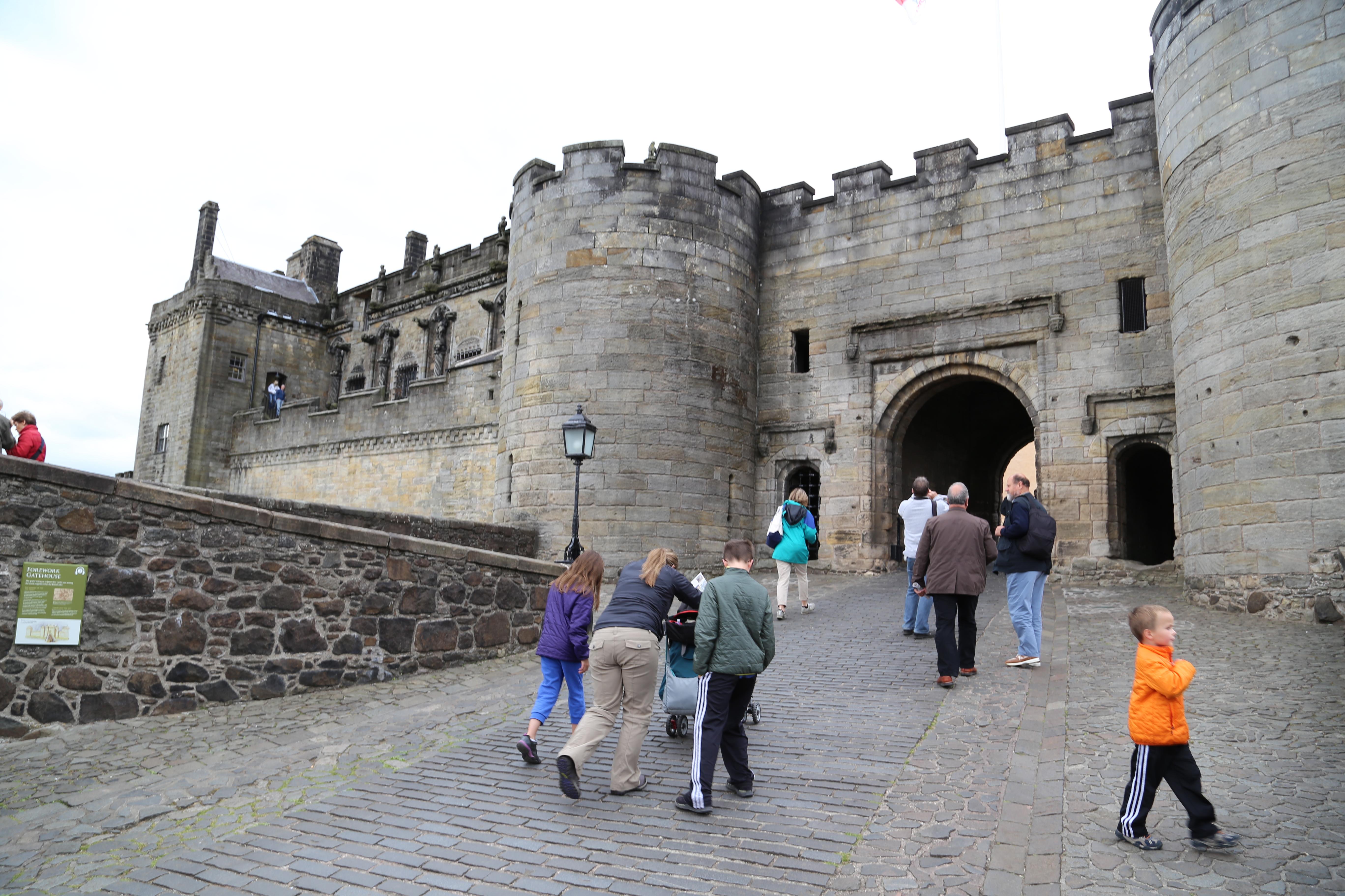 2014 Europe Trip Day 24 - Scotland (Crookston Castle, Paisley Missionary Flat (Walker Street), Lawn Bowling Pitch, Irn Bru, Church of the Holy Rude, Stirling Castle, 2014 Pipefest Stirling)