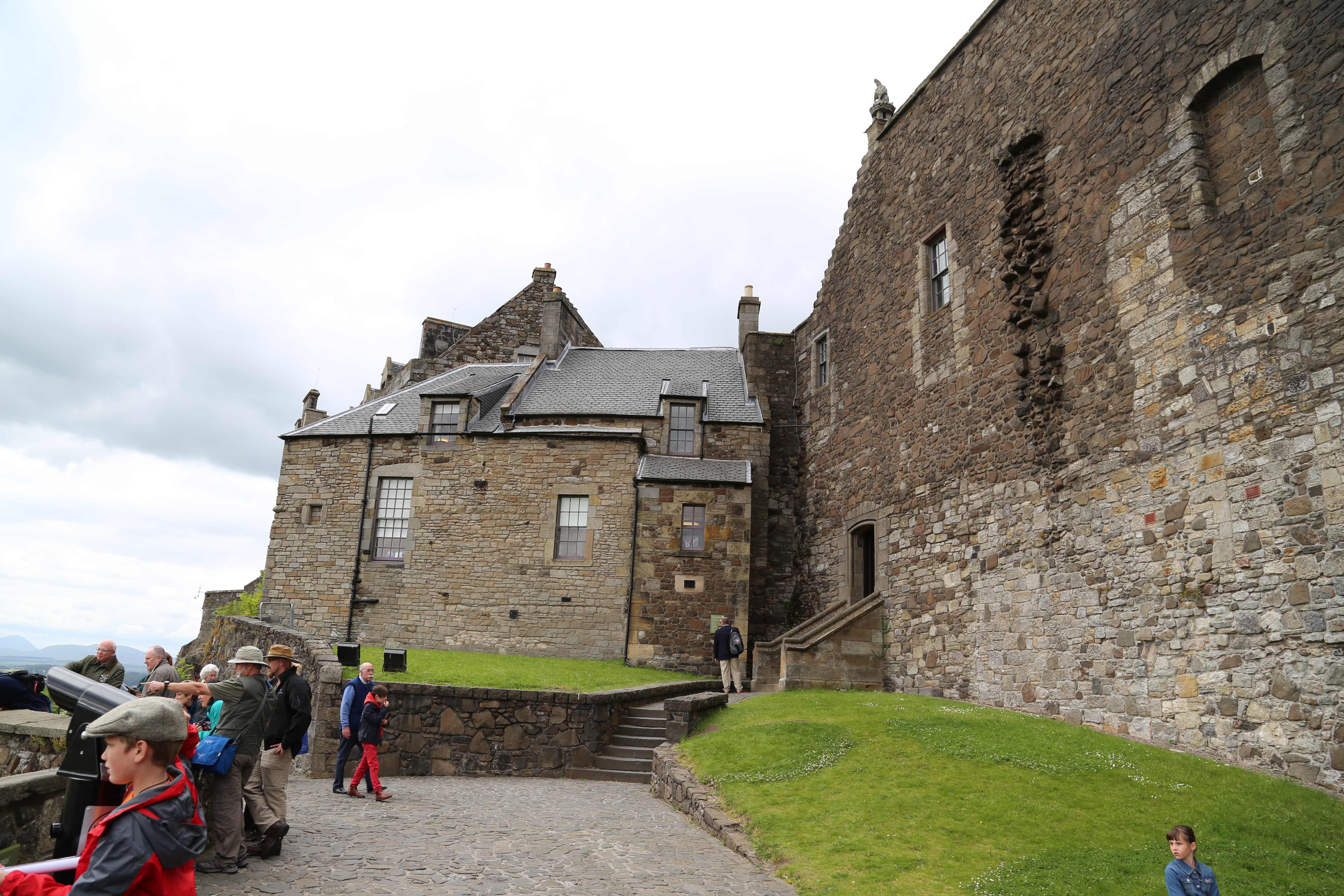2014 Europe Trip Day 24 - Scotland (Crookston Castle, Paisley Missionary Flat (Walker Street), Lawn Bowling Pitch, Irn Bru, Church of the Holy Rude, Stirling Castle, 2014 Pipefest Stirling)