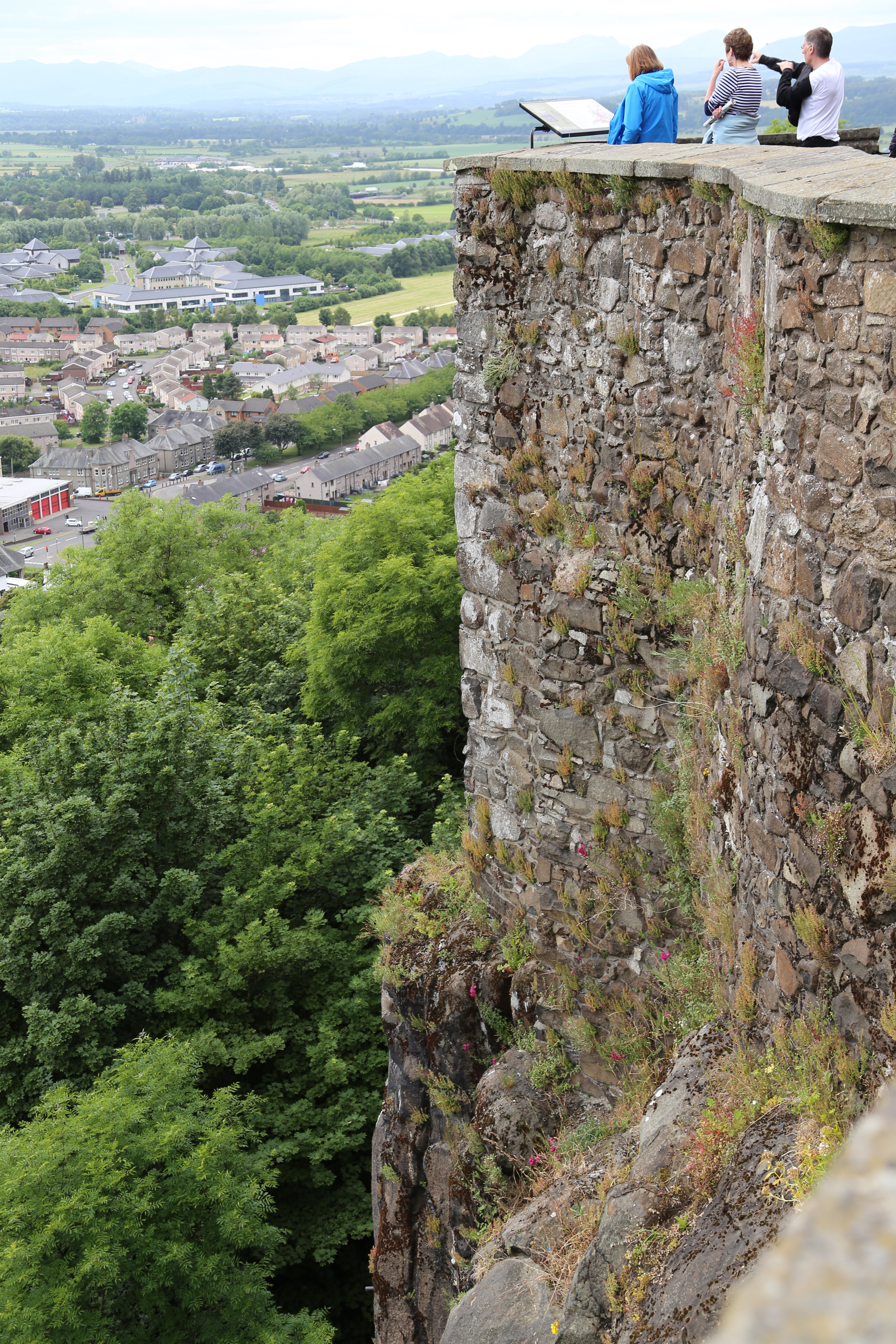 2014 Europe Trip Day 24 - Scotland (Crookston Castle, Paisley Missionary Flat (Walker Street), Lawn Bowling Pitch, Irn Bru, Church of the Holy Rude, Stirling Castle, 2014 Pipefest Stirling)