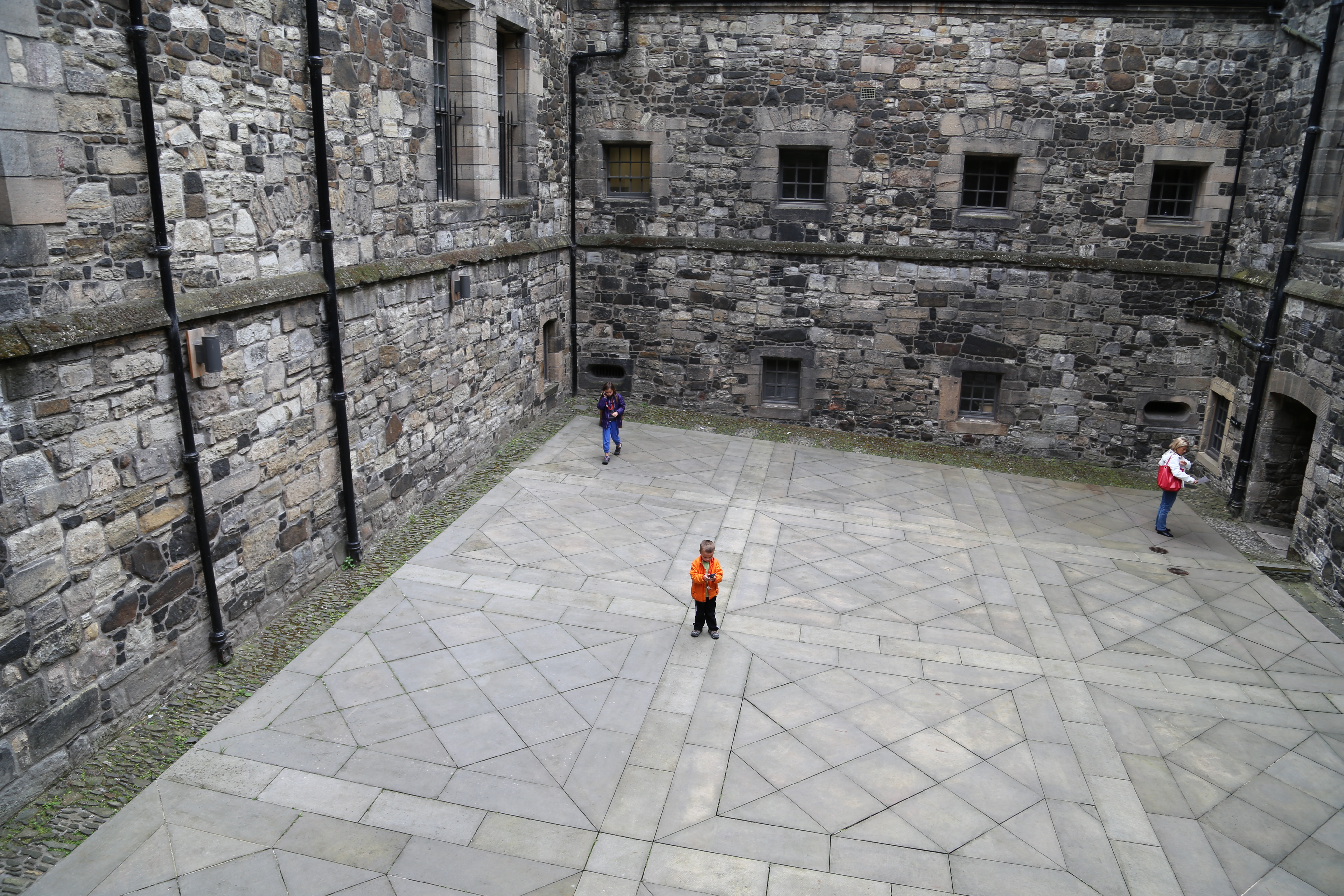 2014 Europe Trip Day 24 - Scotland (Crookston Castle, Paisley Missionary Flat (Walker Street), Lawn Bowling Pitch, Irn Bru, Church of the Holy Rude, Stirling Castle, 2014 Pipefest Stirling)