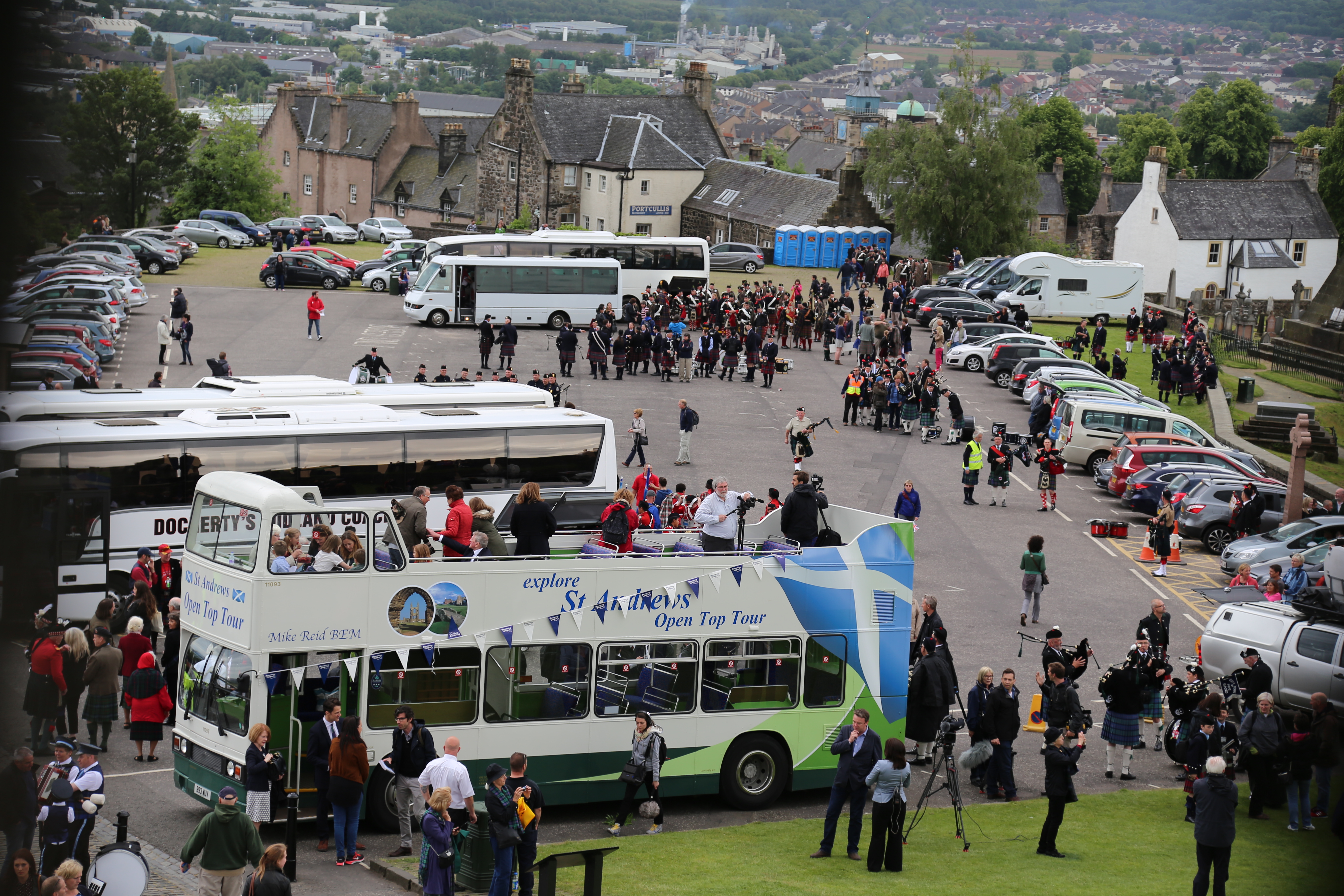 2014 Europe Trip Day 24 - Scotland (Crookston Castle, Paisley Missionary Flat (Walker Street), Lawn Bowling Pitch, Irn Bru, Church of the Holy Rude, Stirling Castle, 2014 Pipefest Stirling)