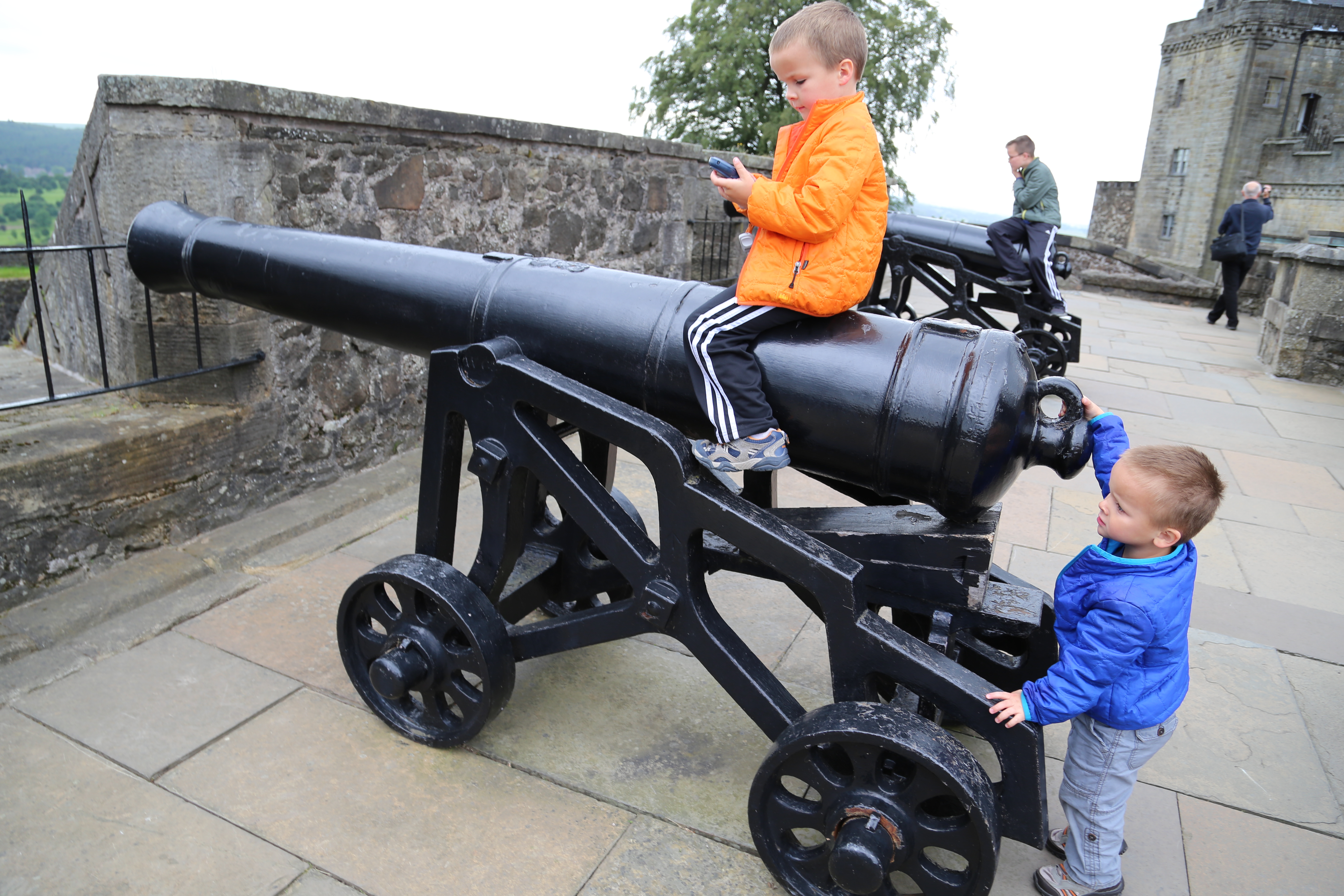 2014 Europe Trip Day 24 - Scotland (Crookston Castle, Paisley Missionary Flat (Walker Street), Lawn Bowling Pitch, Irn Bru, Church of the Holy Rude, Stirling Castle, 2014 Pipefest Stirling)