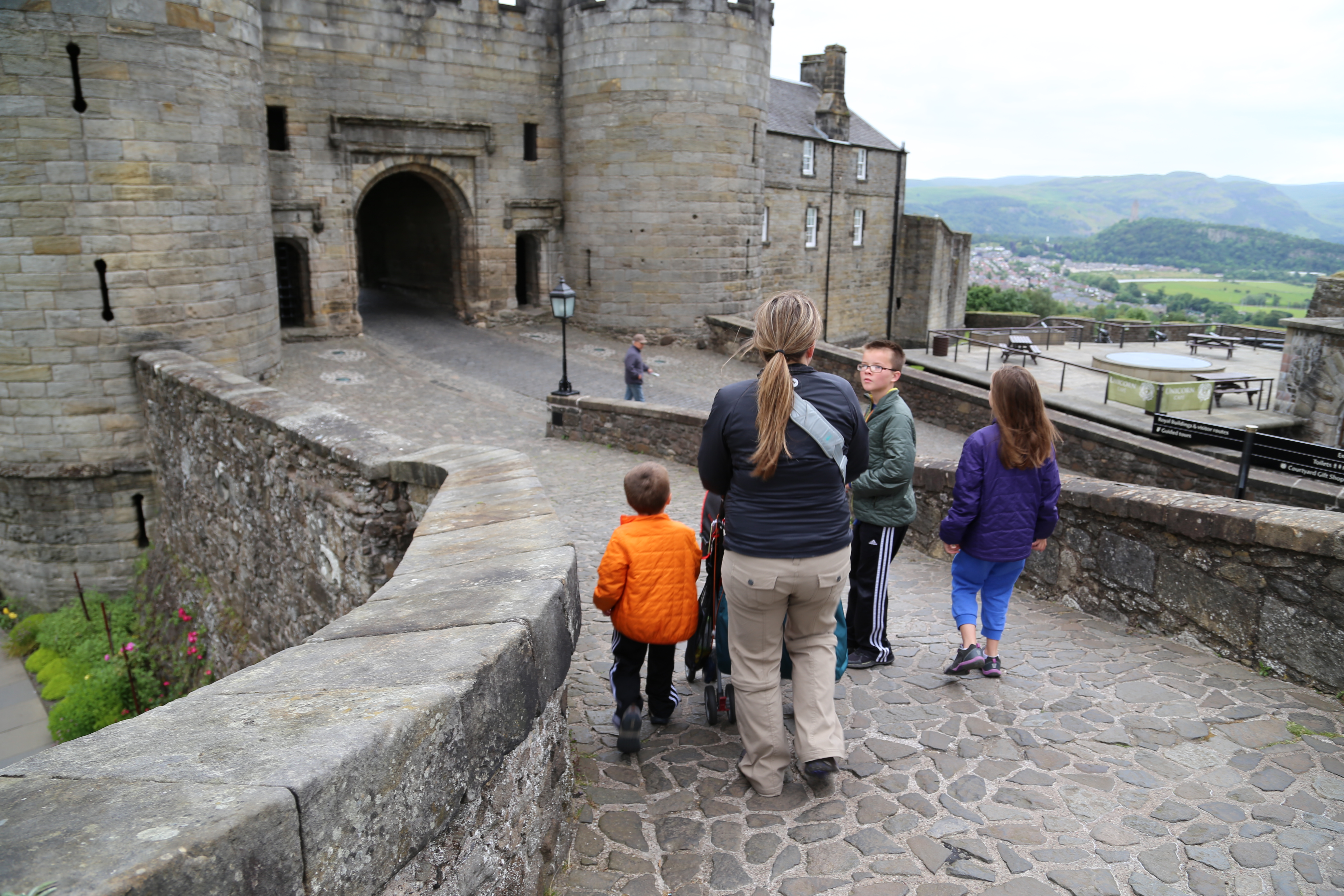 2014 Europe Trip Day 24 - Scotland (Crookston Castle, Paisley Missionary Flat (Walker Street), Lawn Bowling Pitch, Irn Bru, Church of the Holy Rude, Stirling Castle, 2014 Pipefest Stirling)