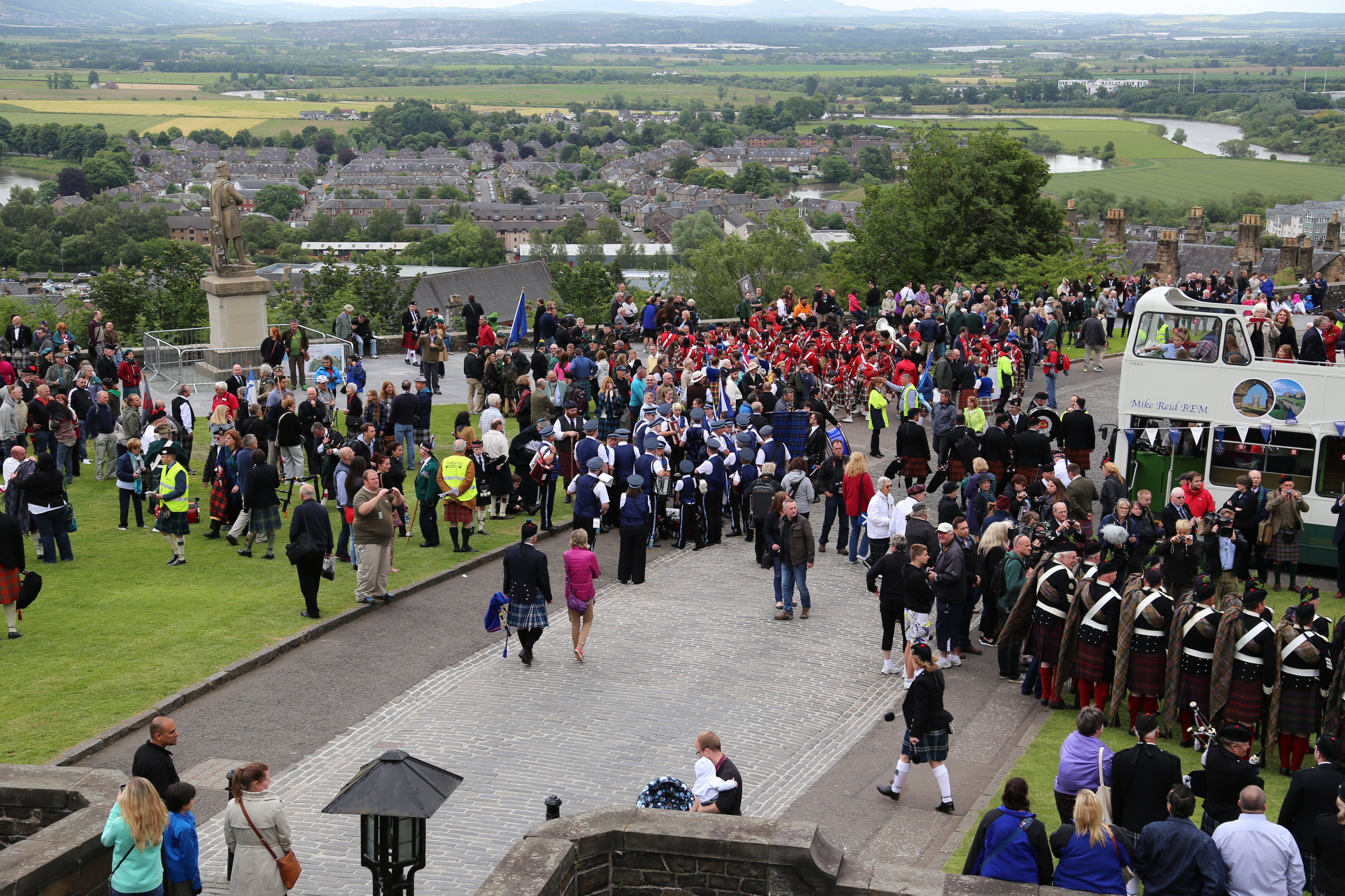 2014 Europe Trip Day 24 - Scotland (Crookston Castle, Paisley Missionary Flat (Walker Street), Lawn Bowling Pitch, Irn Bru, Church of the Holy Rude, Stirling Castle, 2014 Pipefest Stirling)