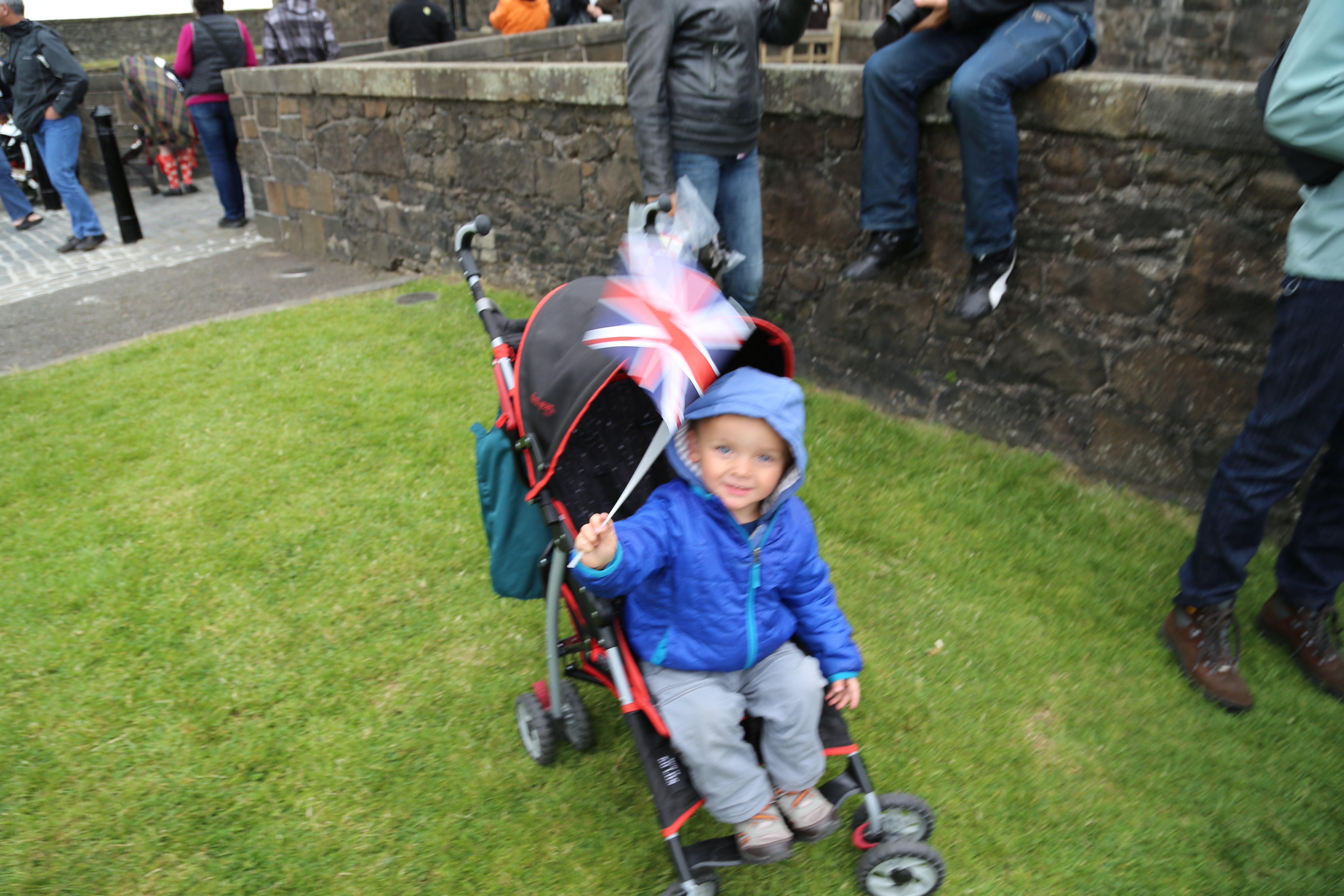 2014 Europe Trip Day 24 - Scotland (Crookston Castle, Paisley Missionary Flat (Walker Street), Lawn Bowling Pitch, Irn Bru, Church of the Holy Rude, Stirling Castle, 2014 Pipefest Stirling)