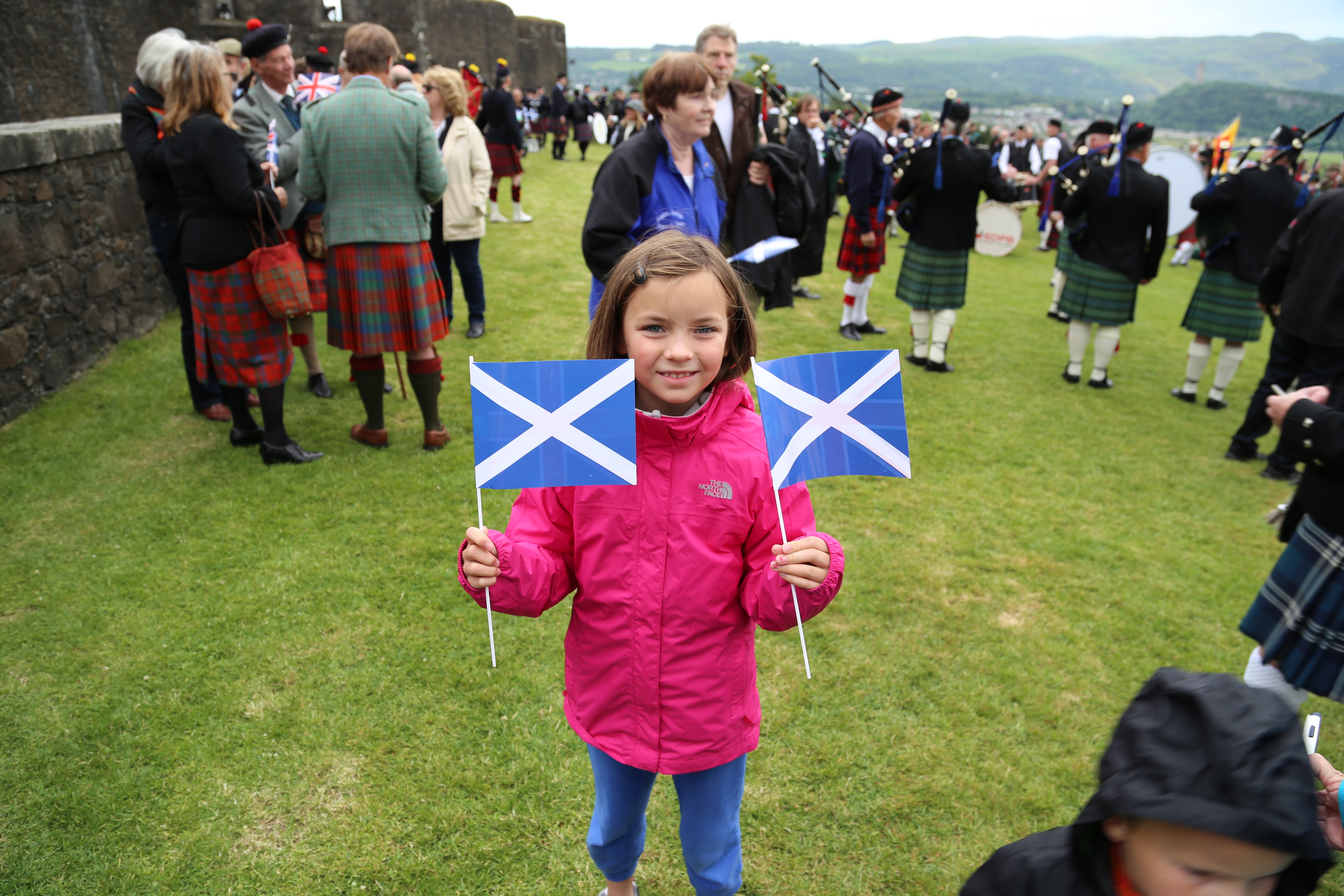 2014 Europe Trip Day 24 - Scotland (Crookston Castle, Paisley Missionary Flat (Walker Street), Lawn Bowling Pitch, Irn Bru, Church of the Holy Rude, Stirling Castle, 2014 Pipefest Stirling)