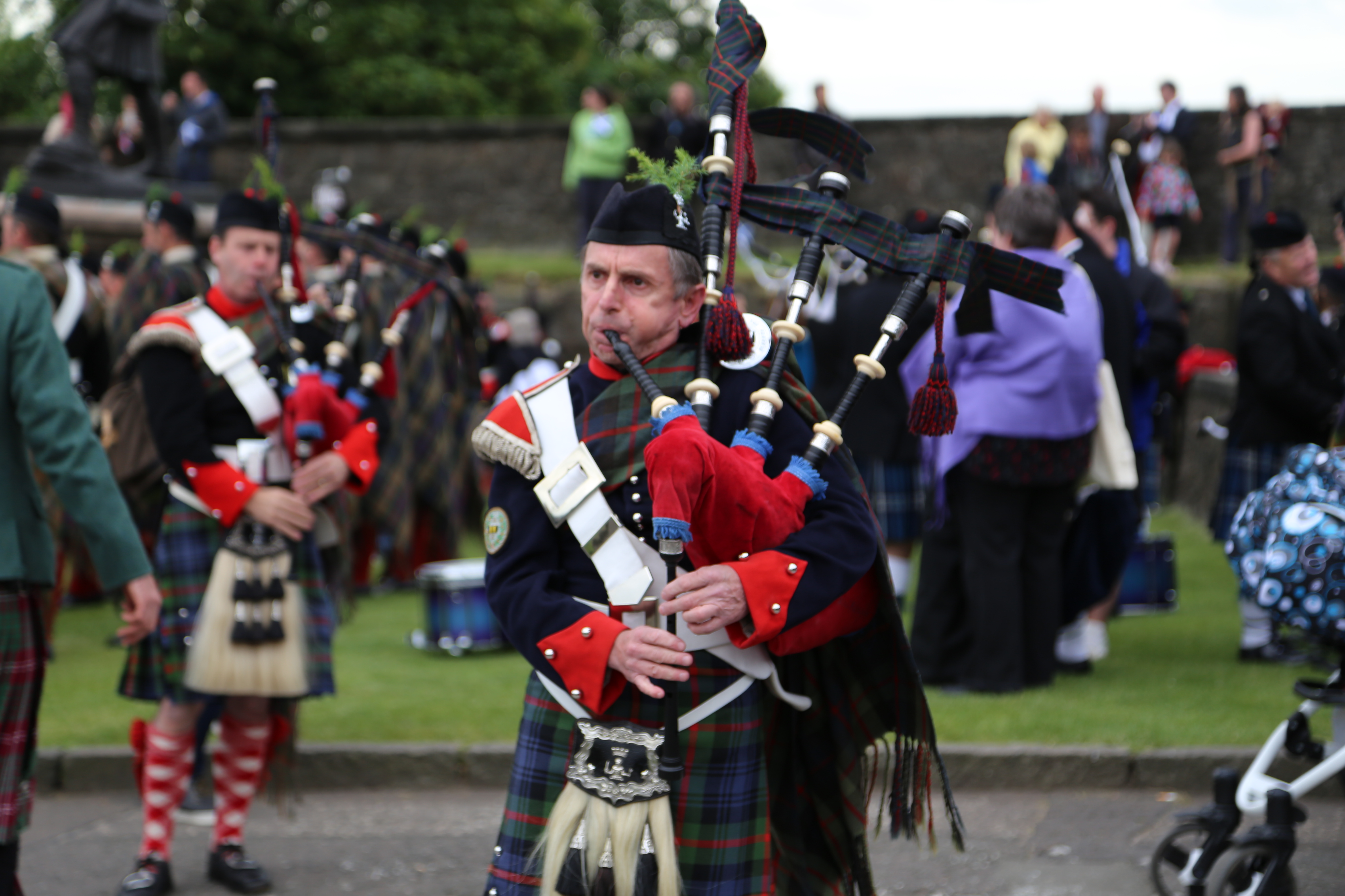 2014 Europe Trip Day 24 - Scotland (Crookston Castle, Paisley Missionary Flat (Walker Street), Lawn Bowling Pitch, Irn Bru, Church of the Holy Rude, Stirling Castle, 2014 Pipefest Stirling)