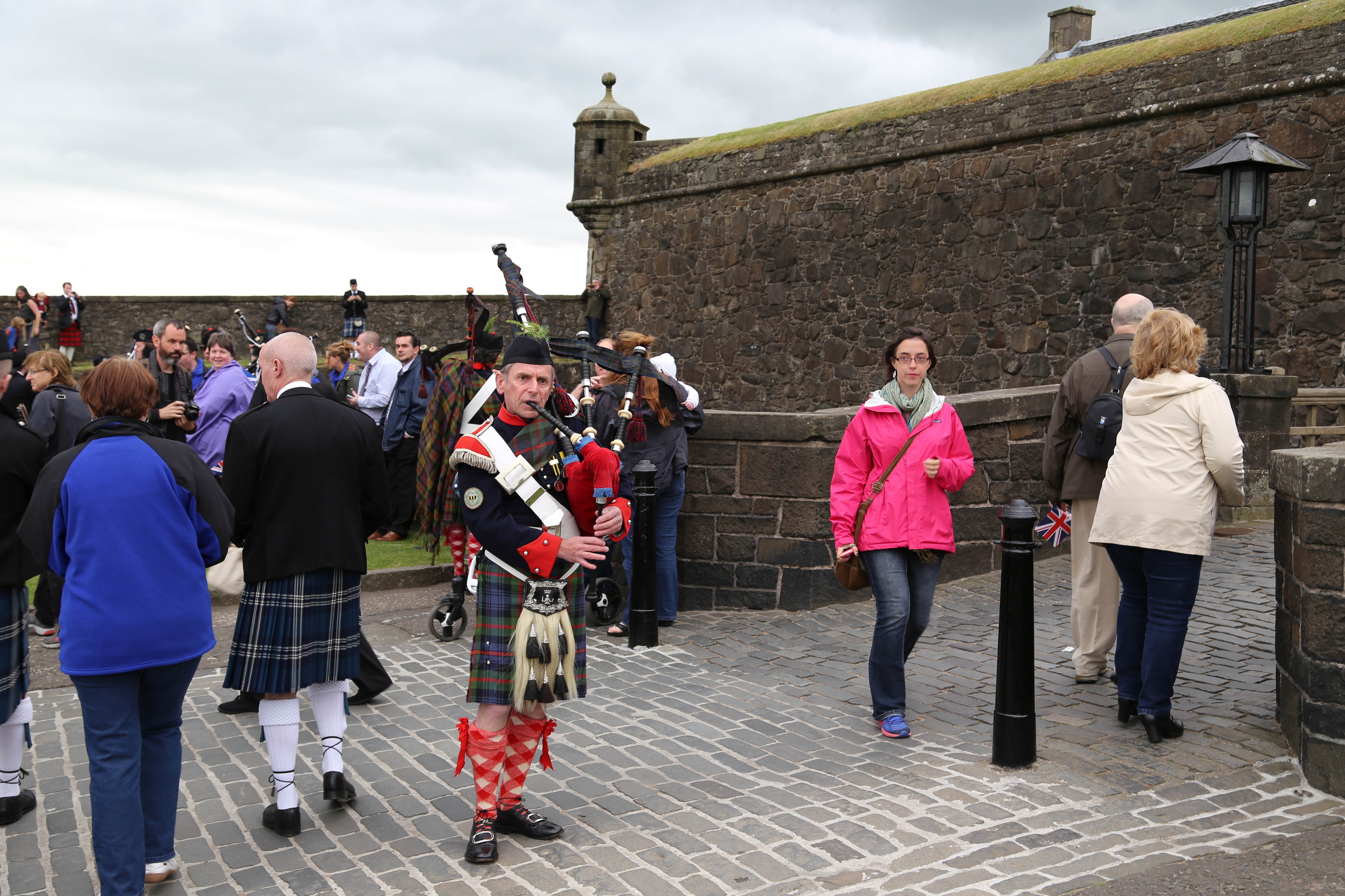 2014 Europe Trip Day 24 - Scotland (Crookston Castle, Paisley Missionary Flat (Walker Street), Lawn Bowling Pitch, Irn Bru, Church of the Holy Rude, Stirling Castle, 2014 Pipefest Stirling)