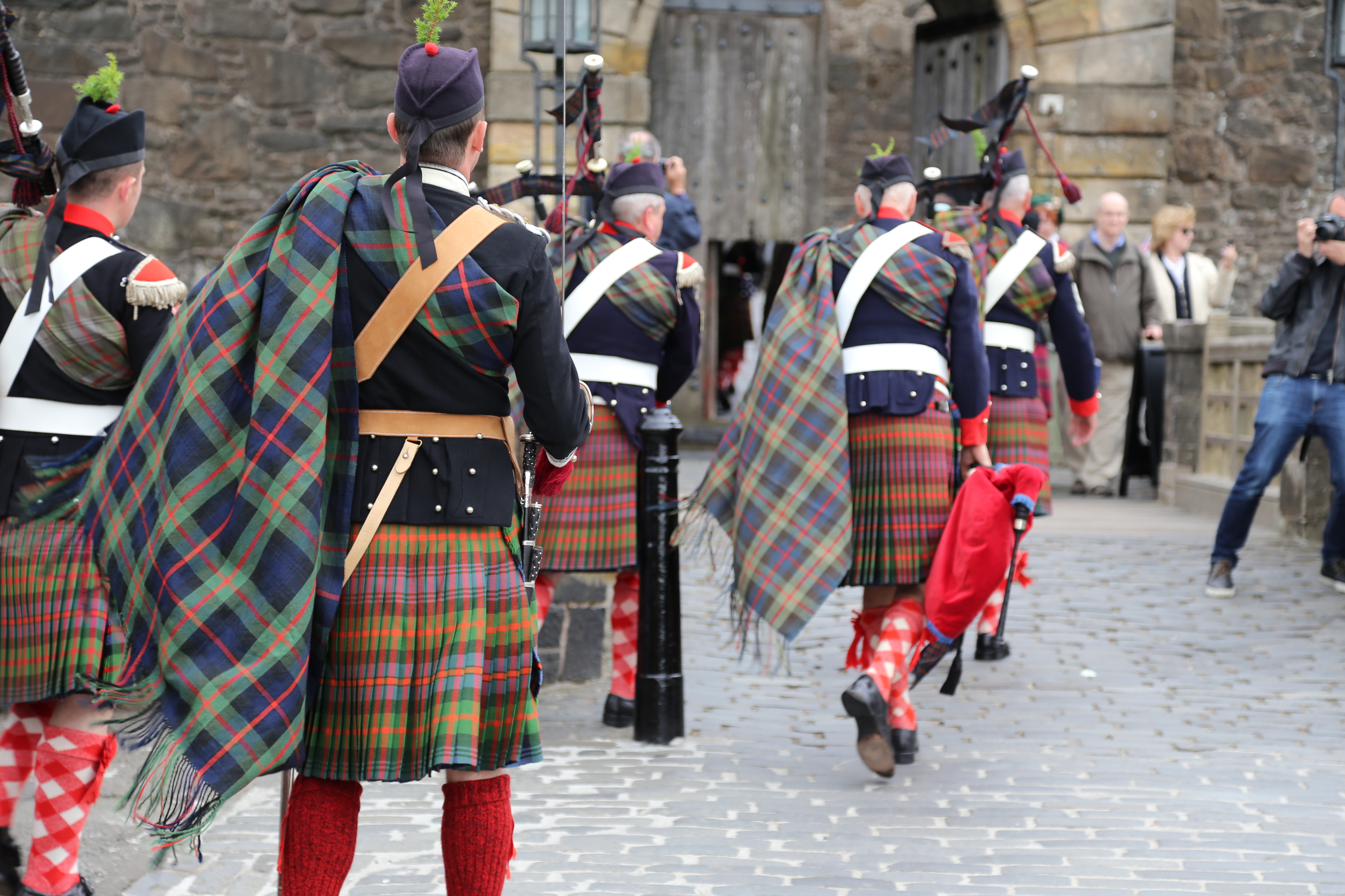 2014 Europe Trip Day 24 - Scotland (Crookston Castle, Paisley Missionary Flat (Walker Street), Lawn Bowling Pitch, Irn Bru, Church of the Holy Rude, Stirling Castle, 2014 Pipefest Stirling)