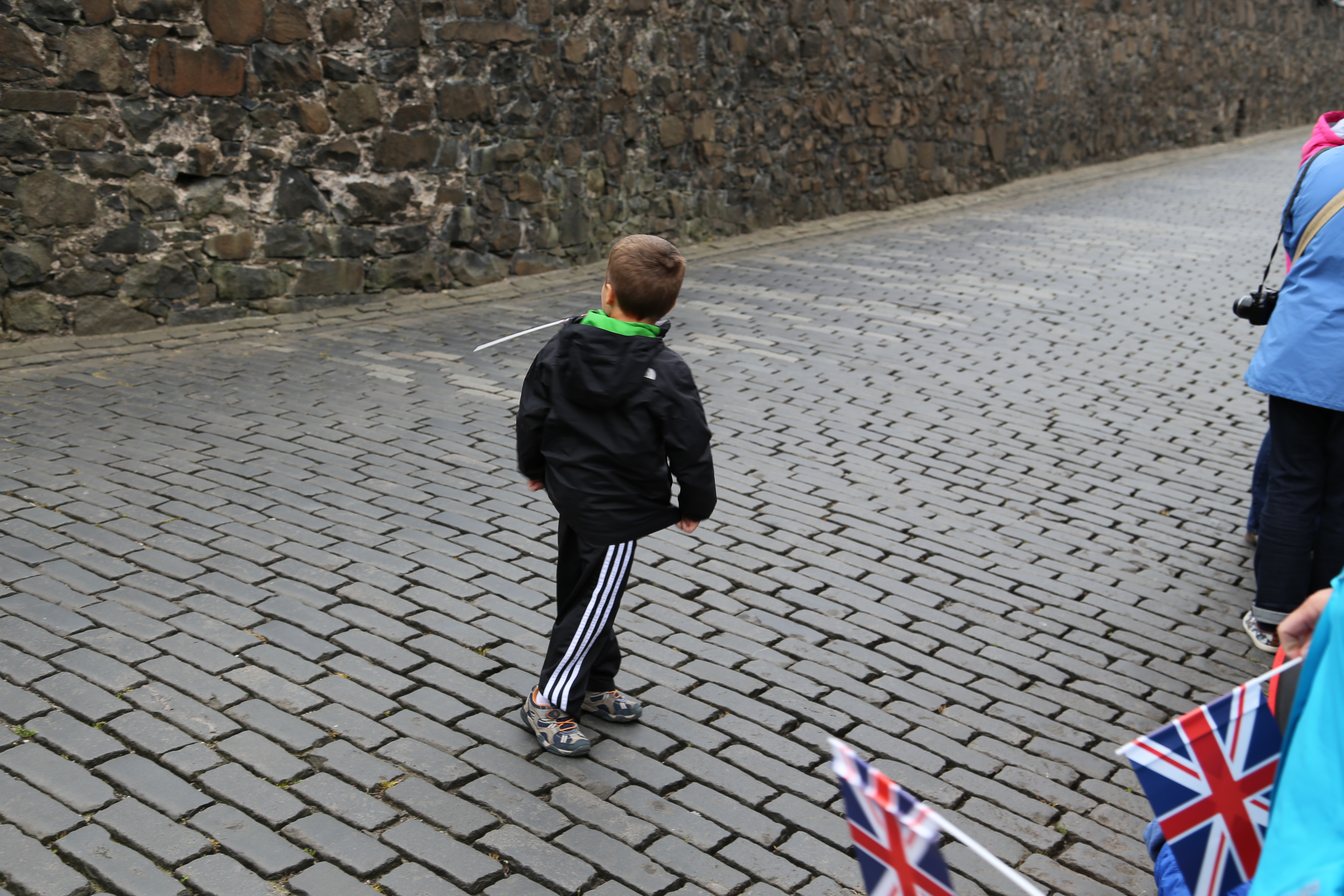 2014 Europe Trip Day 24 - Scotland (Crookston Castle, Paisley Missionary Flat (Walker Street), Lawn Bowling Pitch, Irn Bru, Church of the Holy Rude, Stirling Castle, 2014 Pipefest Stirling)