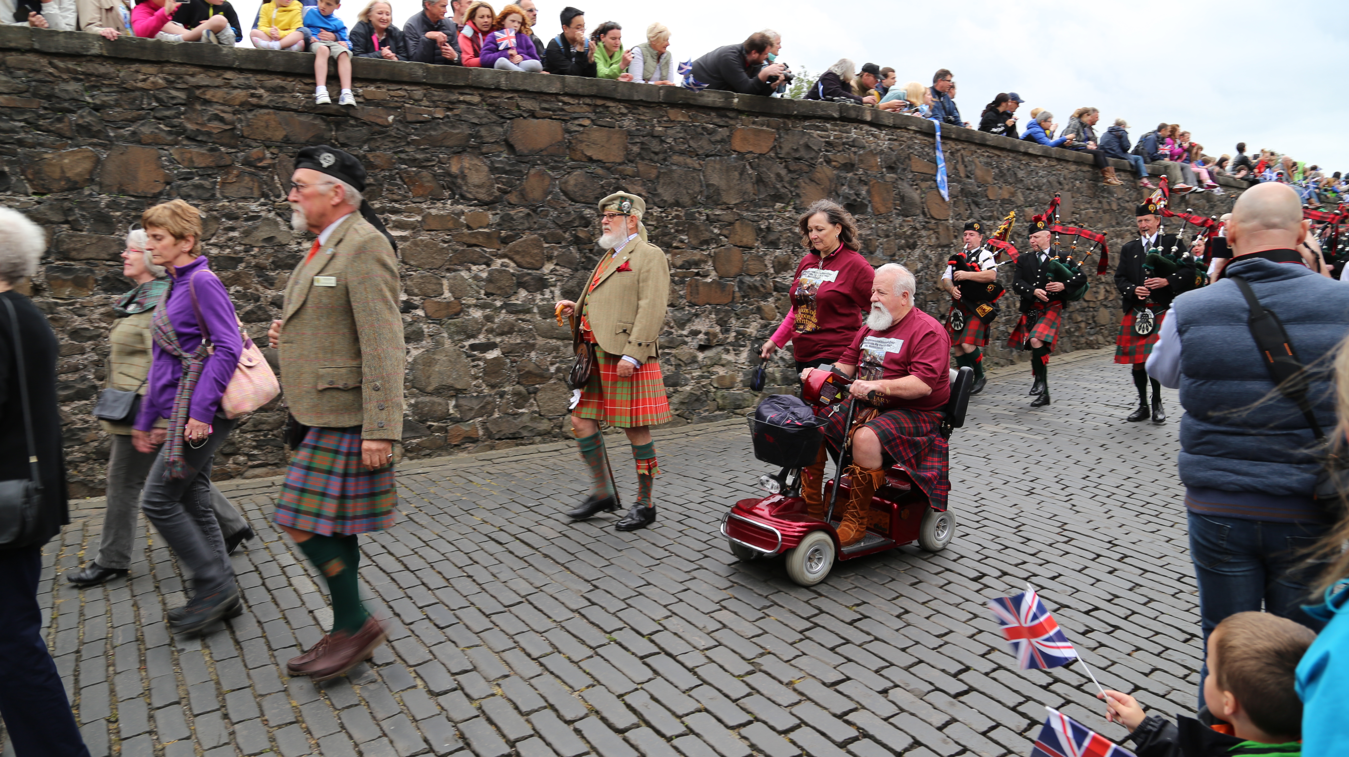 2014 Europe Trip Day 24 - Scotland (Crookston Castle, Paisley Missionary Flat (Walker Street), Lawn Bowling Pitch, Irn Bru, Church of the Holy Rude, Stirling Castle, 2014 Pipefest Stirling)