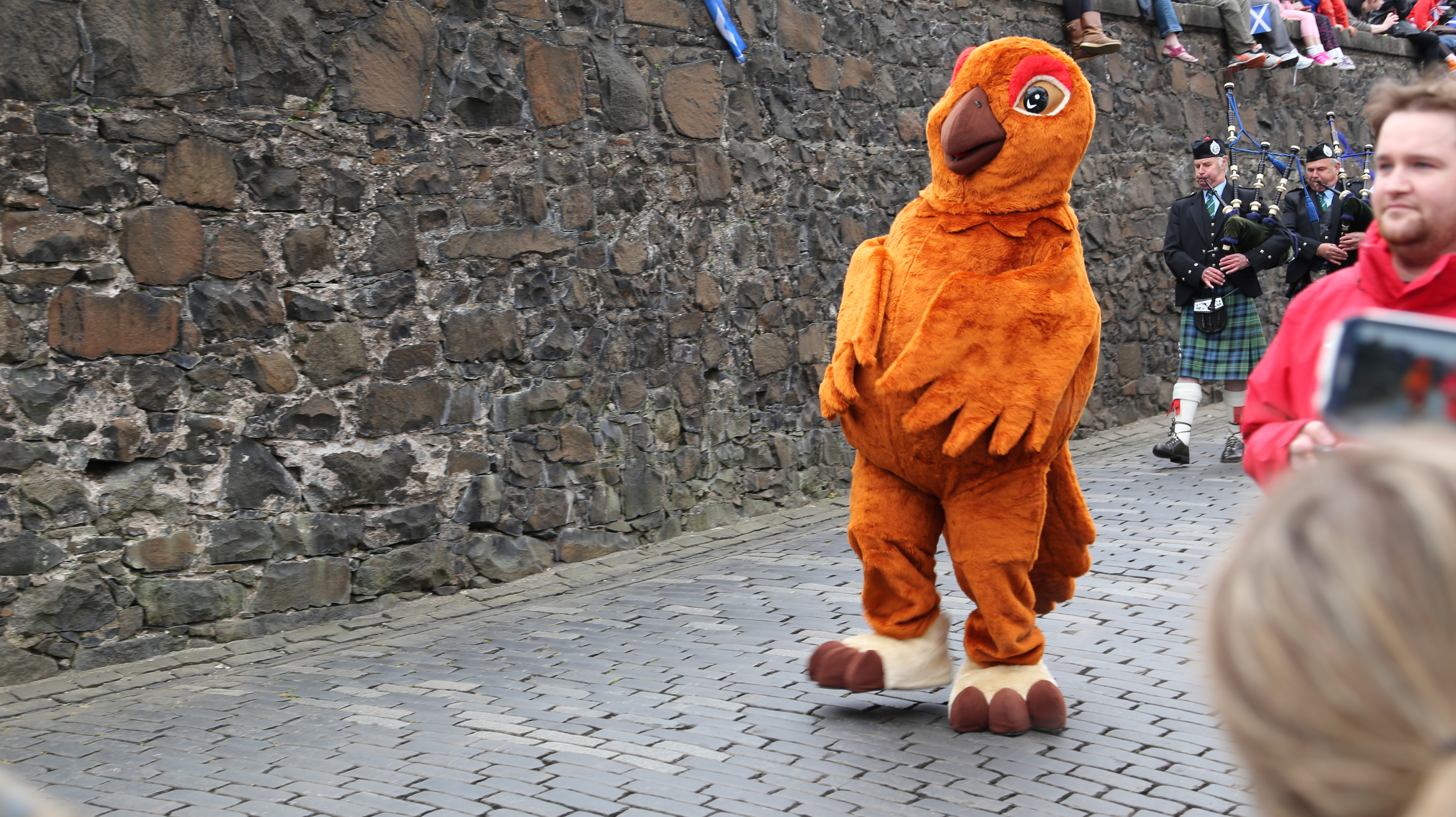 2014 Europe Trip Day 24 - Scotland (Crookston Castle, Paisley Missionary Flat (Walker Street), Lawn Bowling Pitch, Irn Bru, Church of the Holy Rude, Stirling Castle, 2014 Pipefest Stirling)