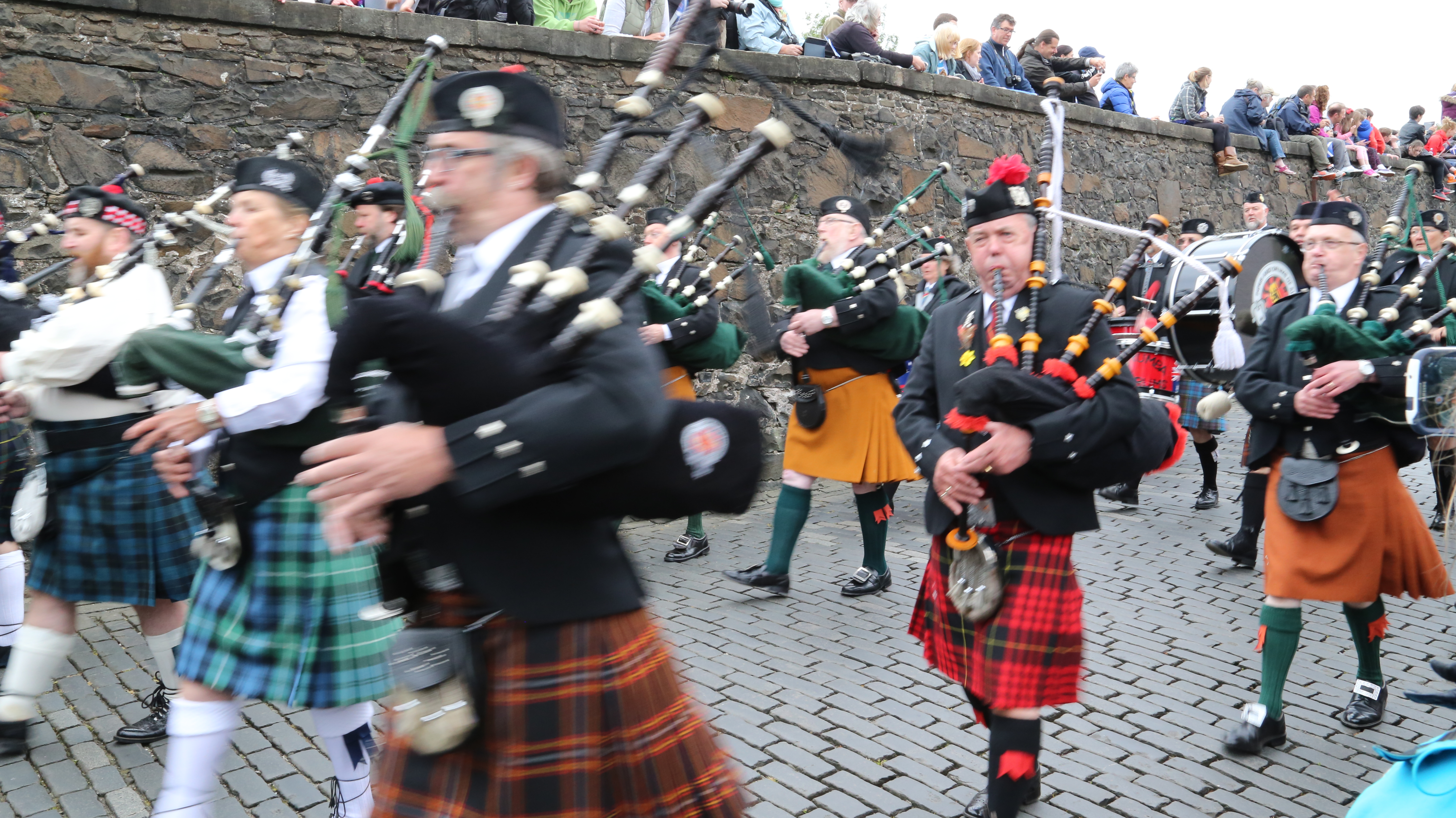 2014 Europe Trip Day 24 - Scotland (Crookston Castle, Paisley Missionary Flat (Walker Street), Lawn Bowling Pitch, Irn Bru, Church of the Holy Rude, Stirling Castle, 2014 Pipefest Stirling)