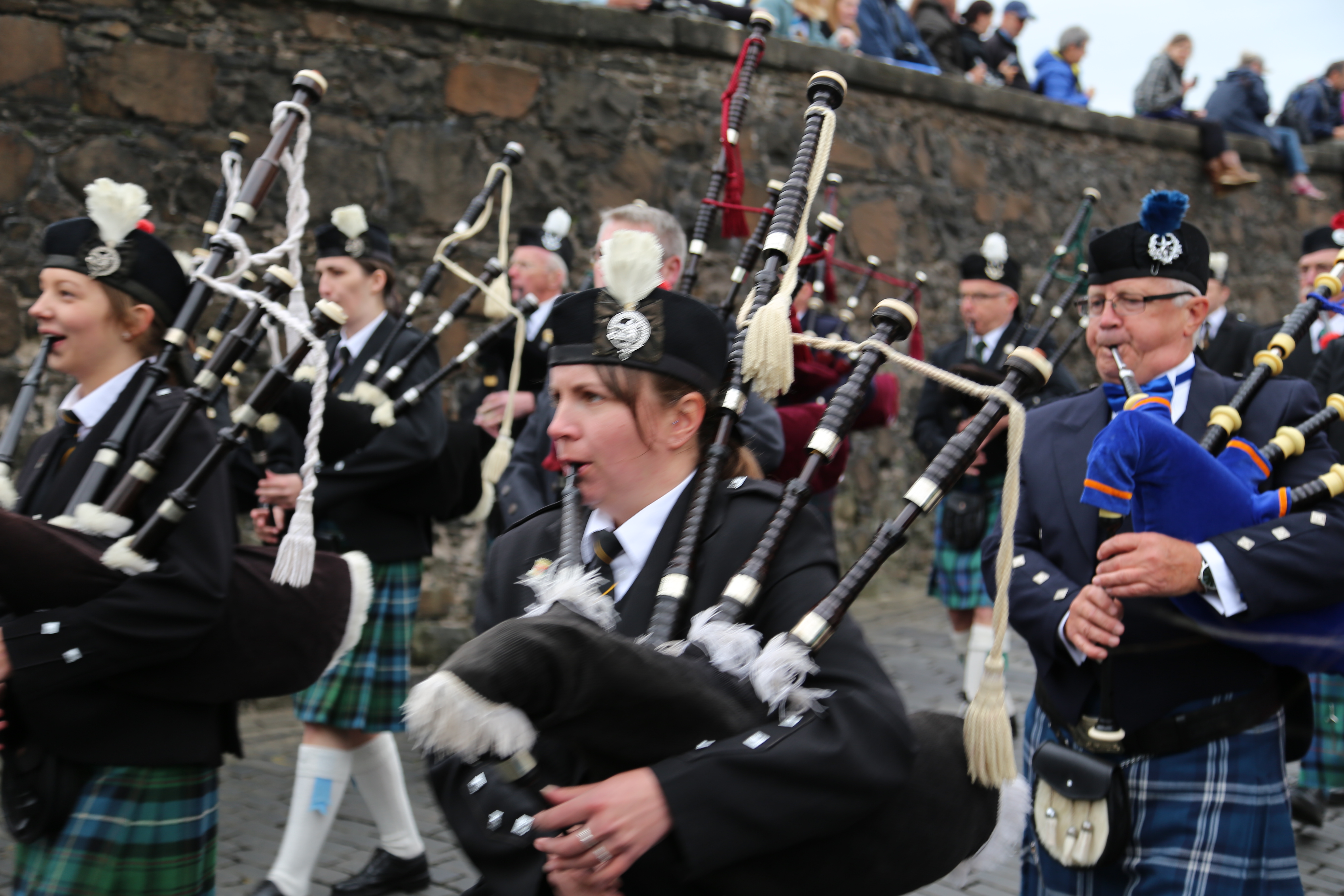 2014 Europe Trip Day 24 - Scotland (Crookston Castle, Paisley Missionary Flat (Walker Street), Lawn Bowling Pitch, Irn Bru, Church of the Holy Rude, Stirling Castle, 2014 Pipefest Stirling)