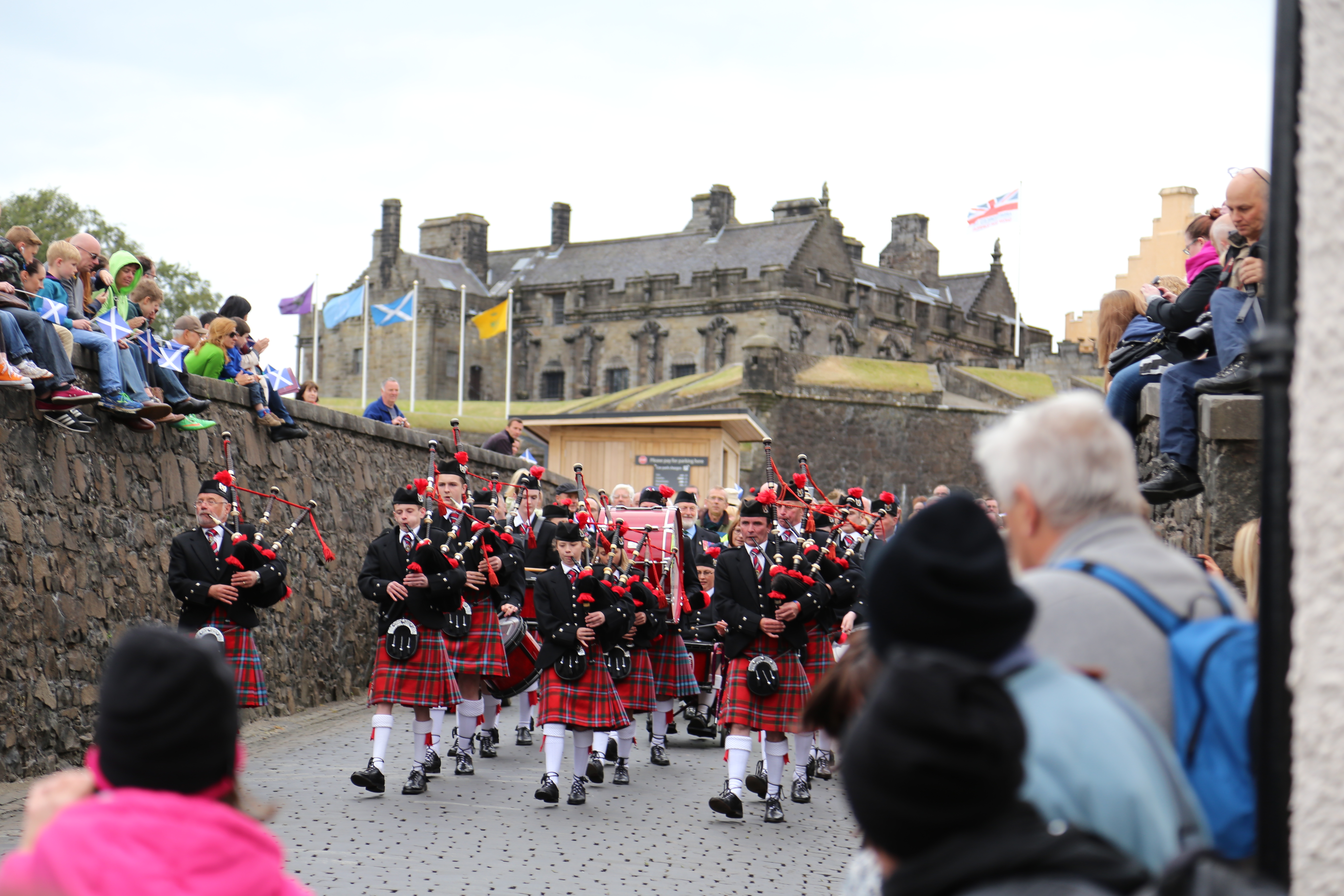 2014 Europe Trip Day 24 - Scotland (Crookston Castle, Paisley Missionary Flat (Walker Street), Lawn Bowling Pitch, Irn Bru, Church of the Holy Rude, Stirling Castle, 2014 Pipefest Stirling)