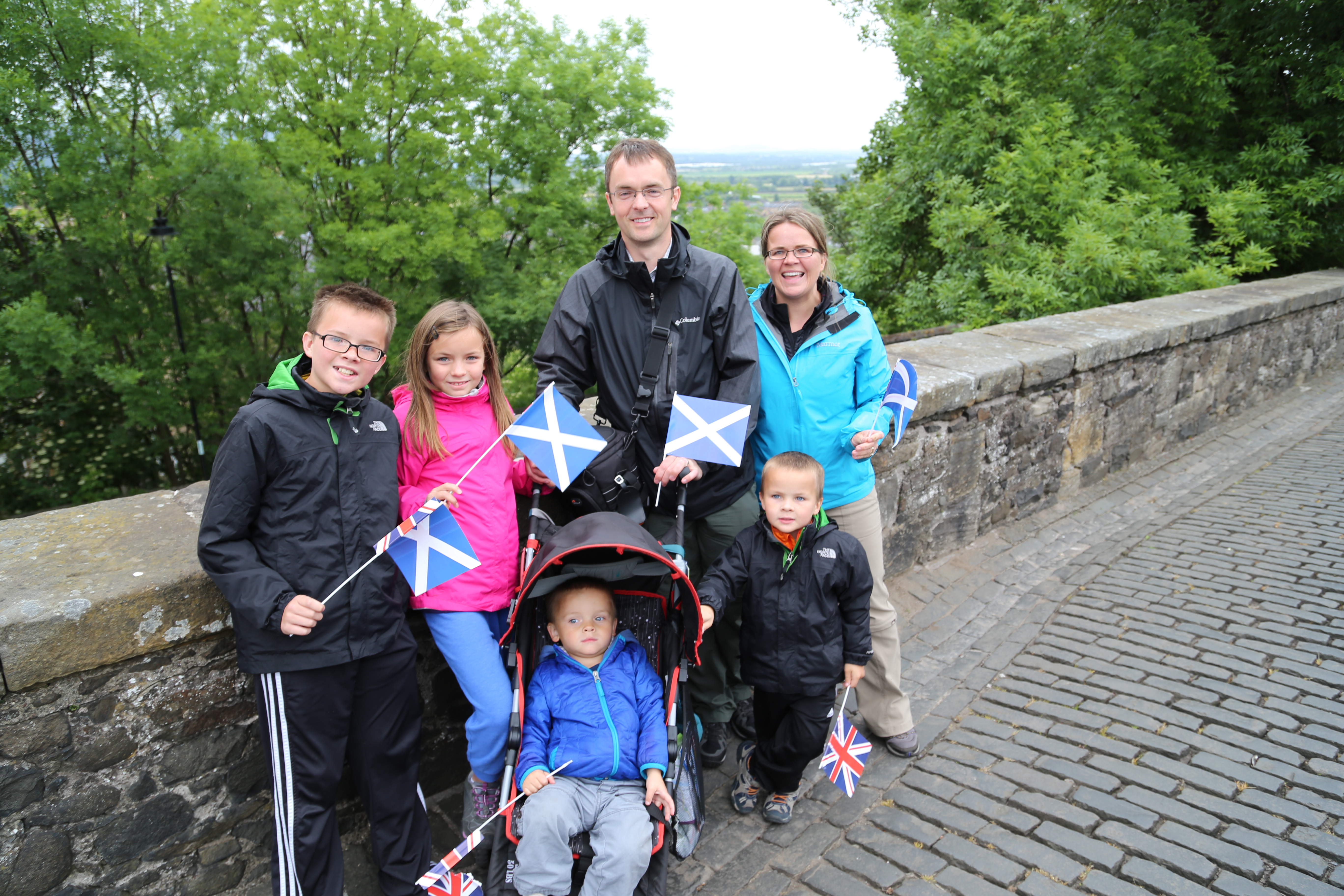 2014 Europe Trip Day 24 - Scotland (Crookston Castle, Paisley Missionary Flat (Walker Street), Lawn Bowling Pitch, Irn Bru, Church of the Holy Rude, Stirling Castle, 2014 Pipefest Stirling)