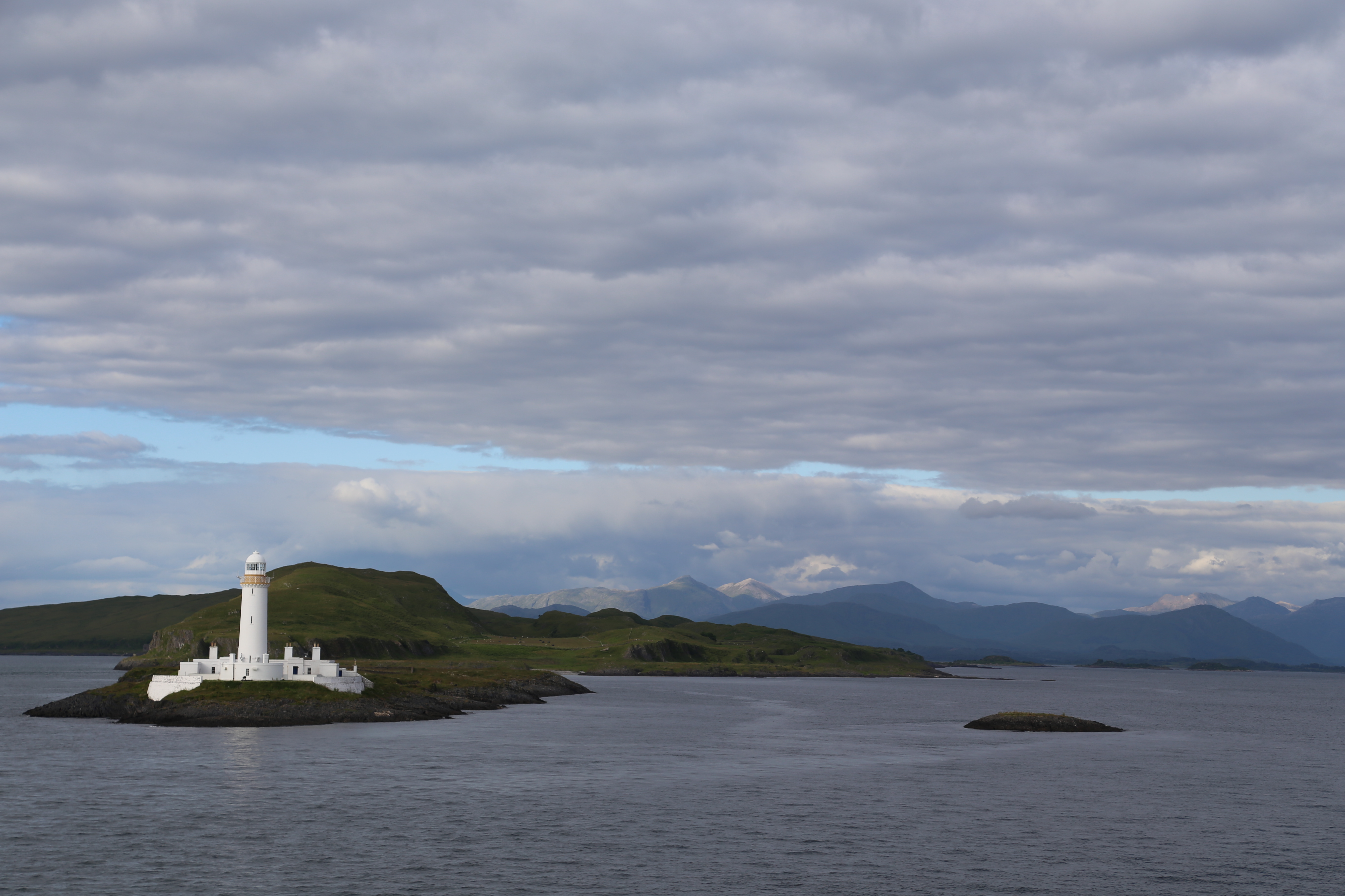 2014 Europe Trip Day 25 - Scotland (Stirling Monument, Doune Castle (Monty Python Castle), Loch Lomond, Ben Lomond, Inverary Castle, Crisps, Tunnock's, Oban Ferry to Isle of Mull, Duart Castle, Argyll Arms Hotel, Haggis, Neeps, & Tatties, Ardachy House)