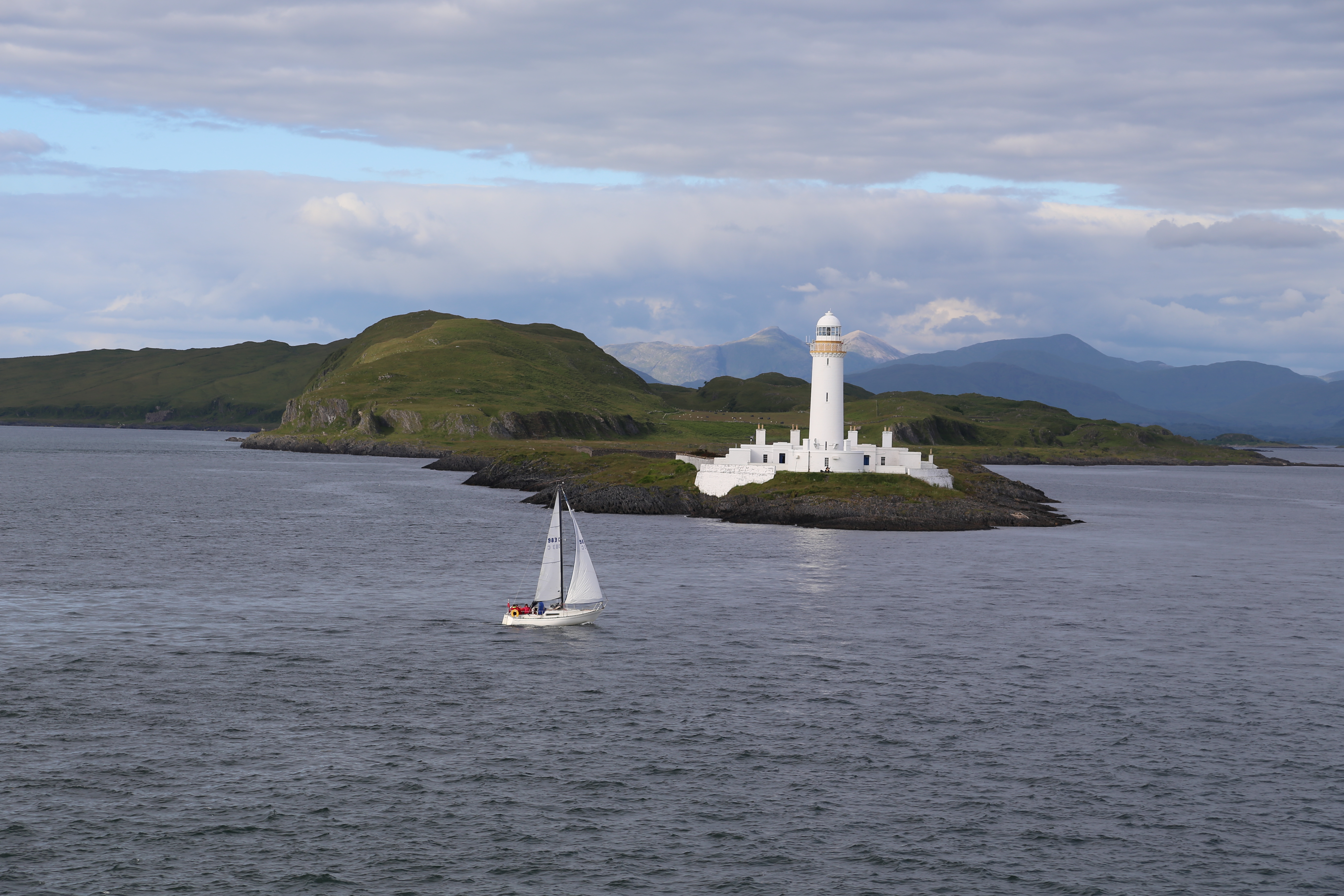 2014 Europe Trip Day 25 - Scotland (Stirling Monument, Doune Castle (Monty Python Castle), Loch Lomond, Ben Lomond, Inverary Castle, Crisps, Tunnock's, Oban Ferry to Isle of Mull, Duart Castle, Argyll Arms Hotel, Haggis, Neeps, & Tatties, Ardachy House)