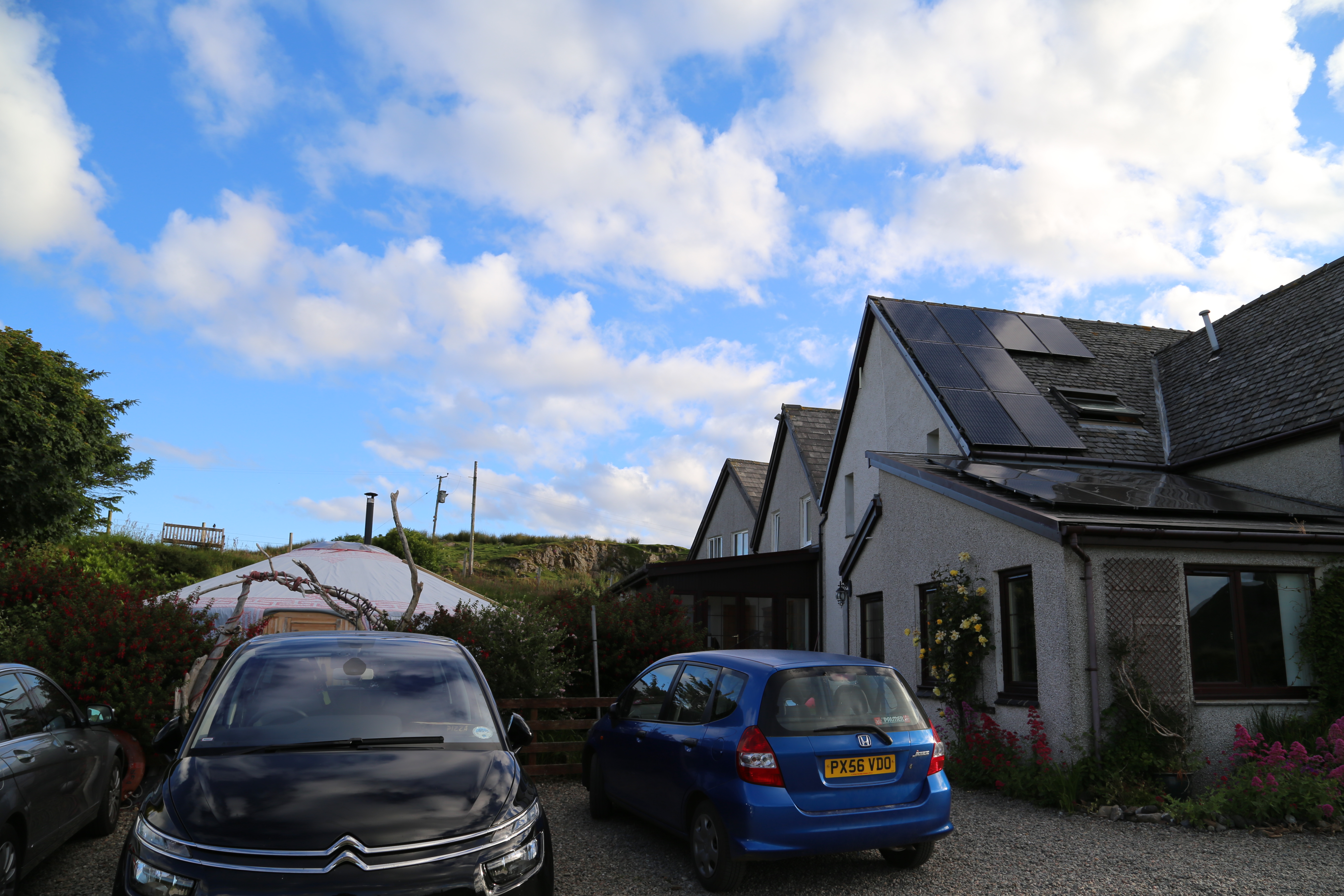 2014 Europe Trip Day 26 - Scotland (Ardachy House Yurt, Heilan' Coo, Fionnphort-Iona Ferry, Iona Nunnery, Iona Abbey (Britain Christianity Birthplace), Scottish Heather, Tobermory-Kilchoan Ferry, Castle Tioram, Glenfinnan Monument, Biting Midges!)