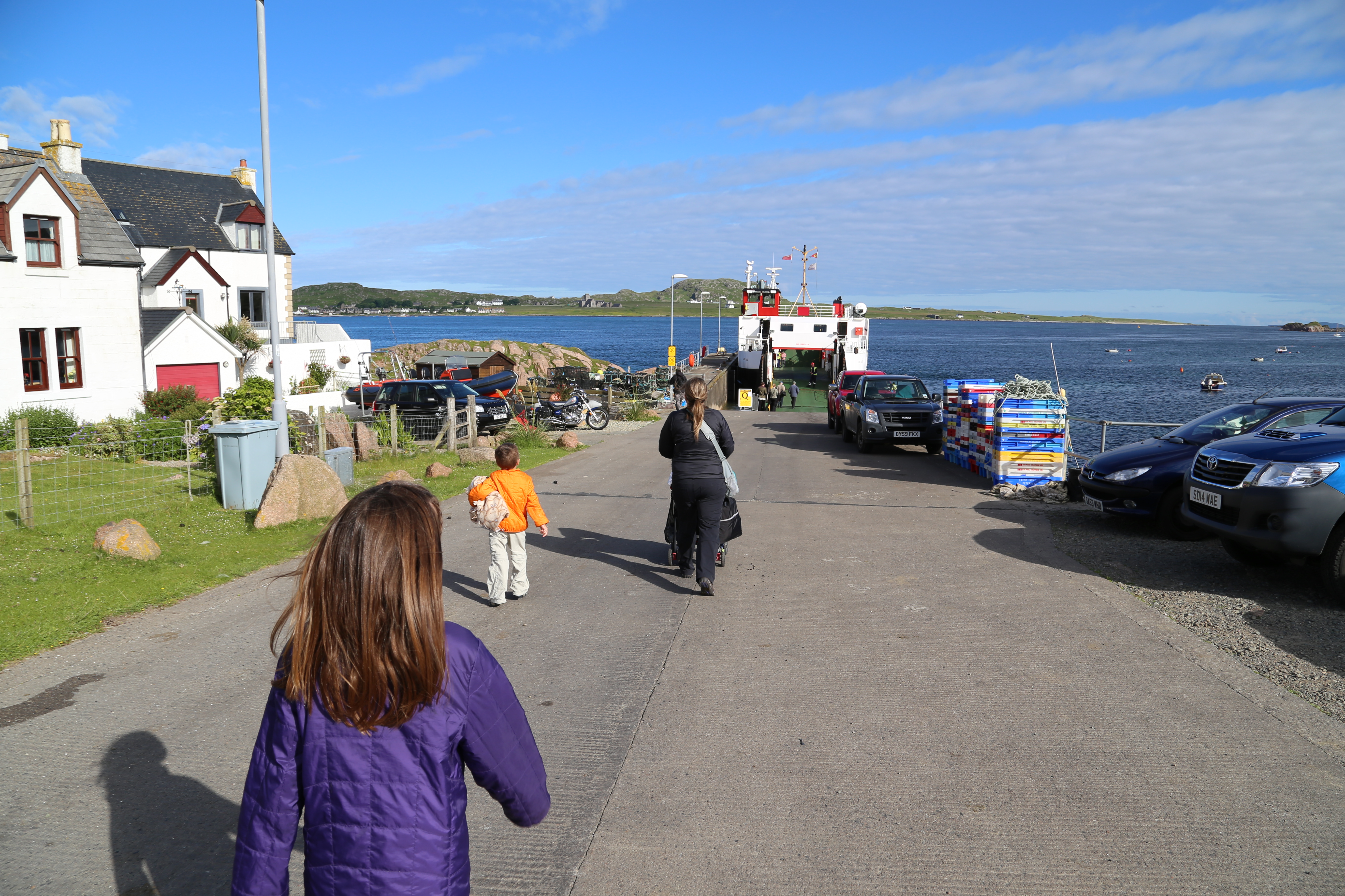 2014 Europe Trip Day 26 - Scotland (Ardachy House Yurt, Heilan' Coo, Fionnphort-Iona Ferry, Iona Nunnery, Iona Abbey (Britain Christianity Birthplace), Scottish Heather, Tobermory-Kilchoan Ferry, Castle Tioram, Glenfinnan Monument, Biting Midges!)