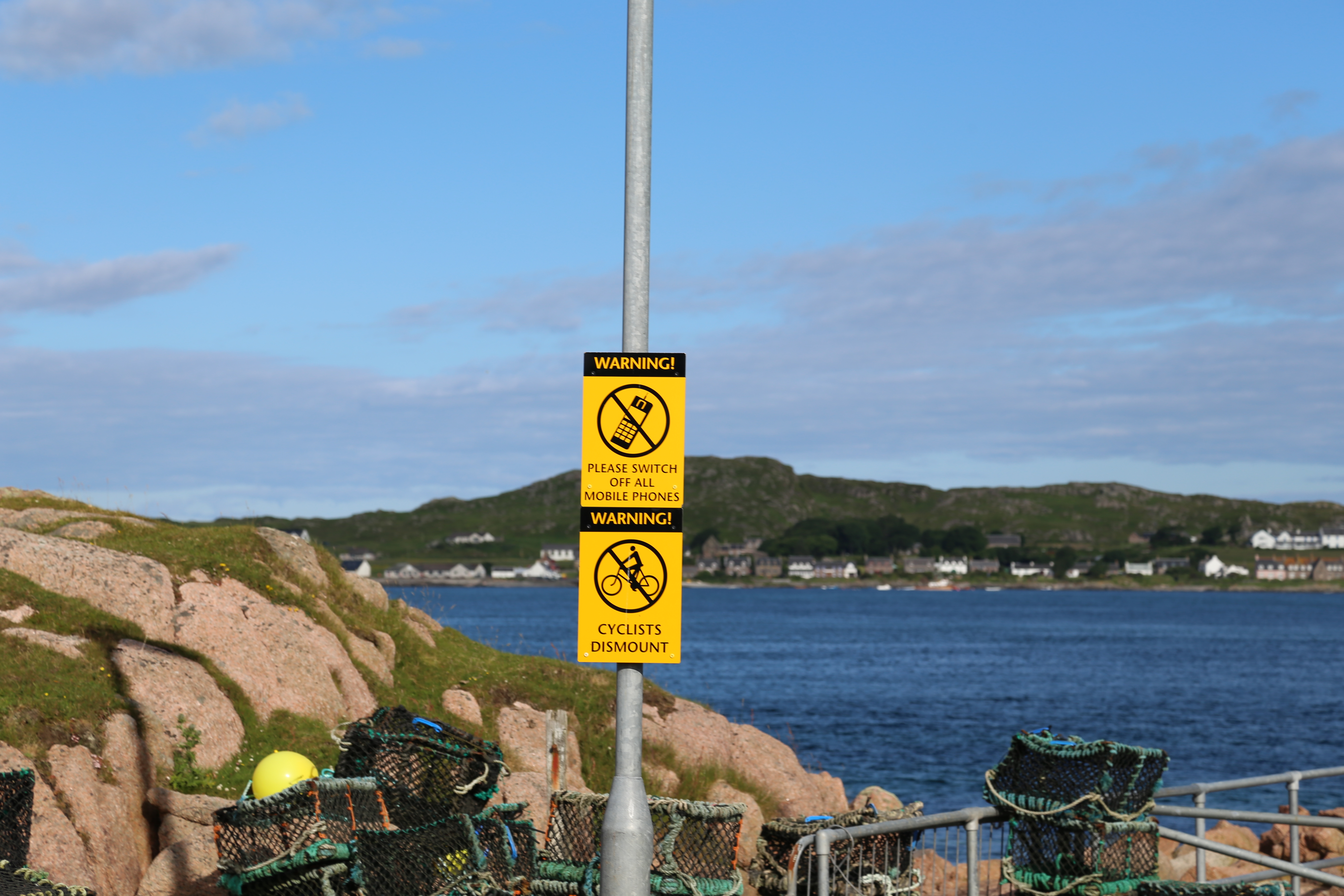 2014 Europe Trip Day 26 - Scotland (Ardachy House Yurt, Heilan' Coo, Fionnphort-Iona Ferry, Iona Nunnery, Iona Abbey (Britain Christianity Birthplace), Scottish Heather, Tobermory-Kilchoan Ferry, Castle Tioram, Glenfinnan Monument, Biting Midges!)