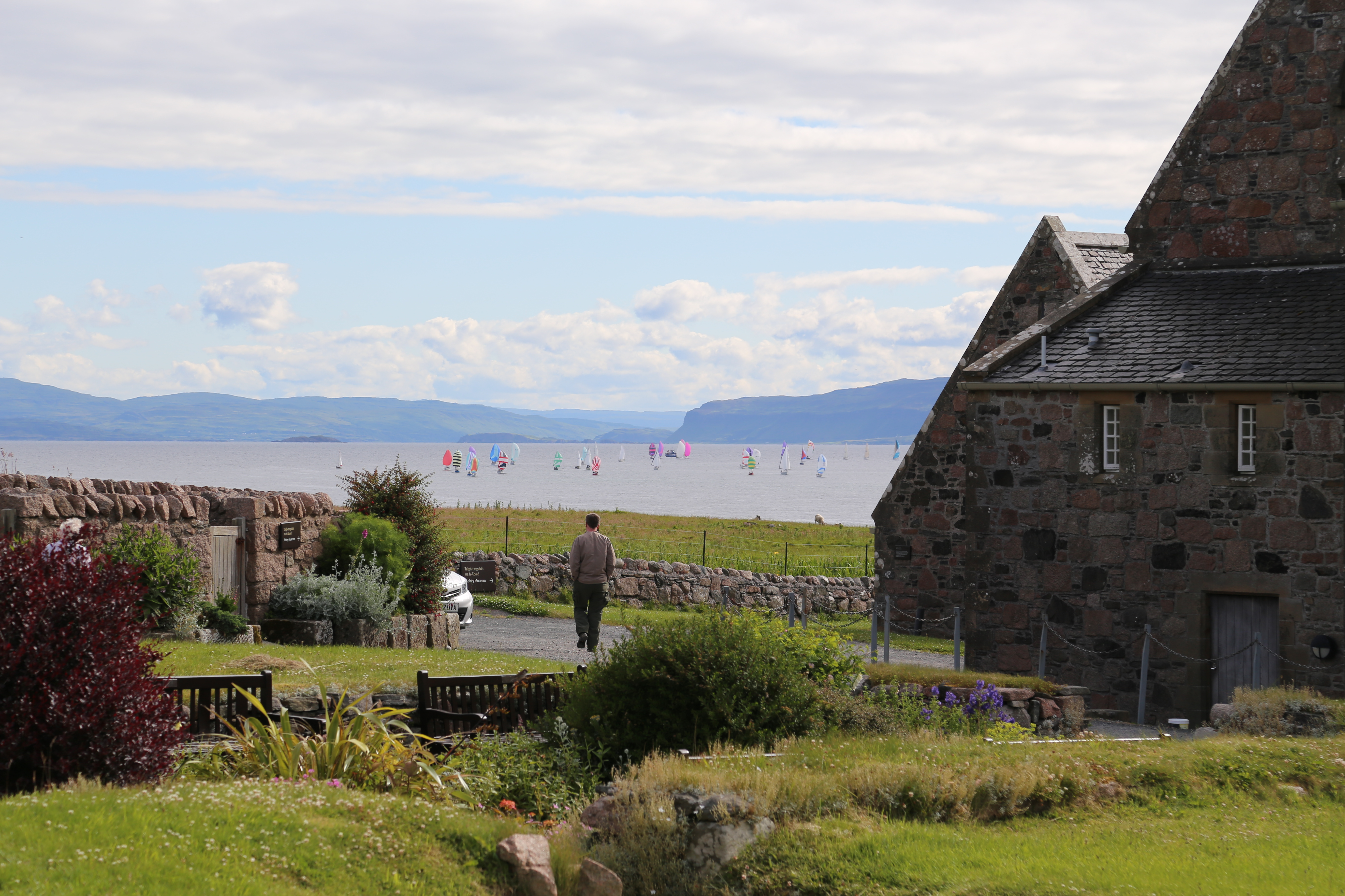 2014 Europe Trip Day 26 - Scotland (Ardachy House Yurt, Heilan' Coo, Fionnphort-Iona Ferry, Iona Nunnery, Iona Abbey (Britain Christianity Birthplace), Scottish Heather, Tobermory-Kilchoan Ferry, Castle Tioram, Glenfinnan Monument, Biting Midges!)