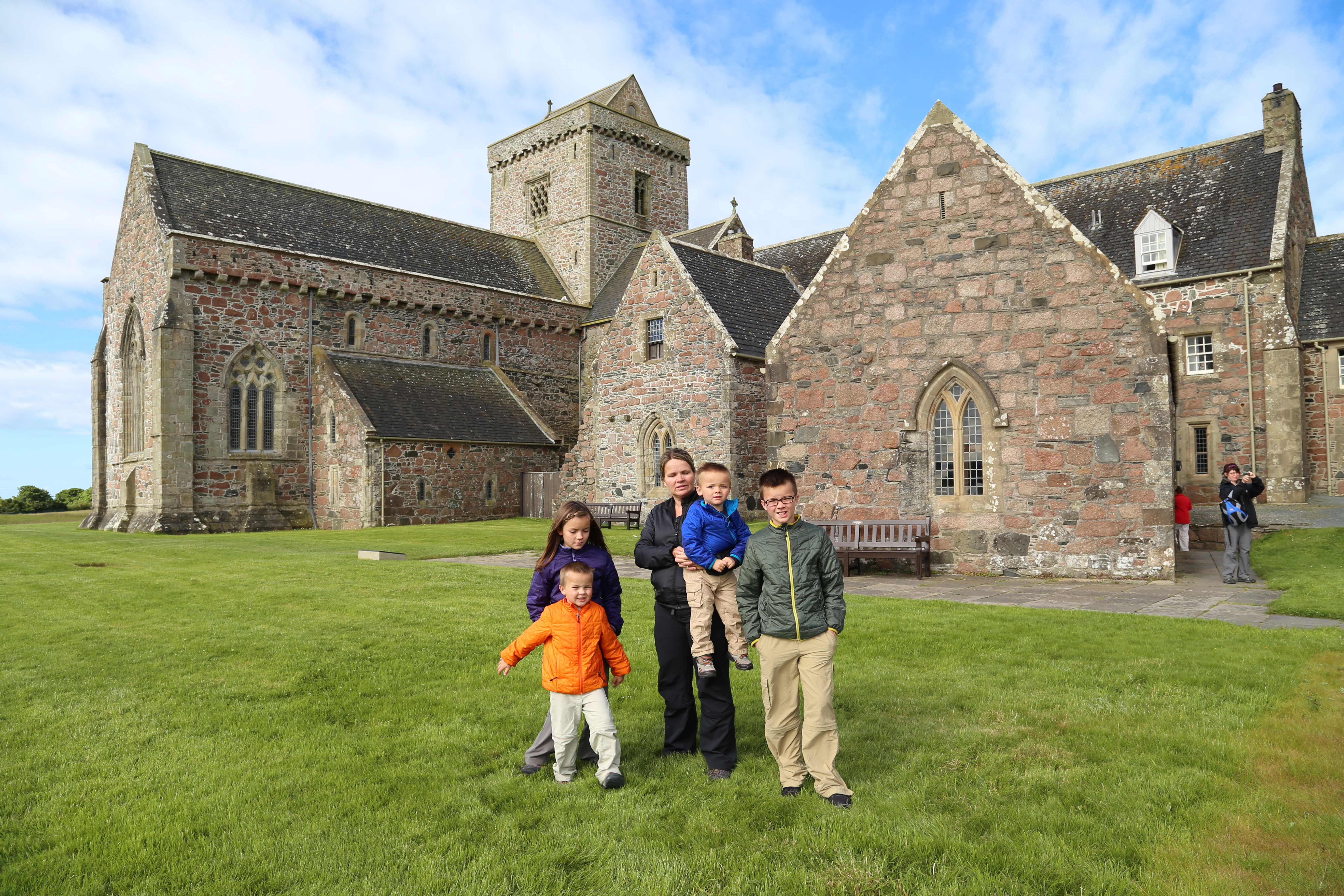 2014 Europe Trip Day 26 - Scotland (Ardachy House Yurt, Heilan' Coo, Fionnphort-Iona Ferry, Iona Nunnery, Iona Abbey (Britain Christianity Birthplace), Scottish Heather, Tobermory-Kilchoan Ferry, Castle Tioram, Glenfinnan Monument, Biting Midges!)