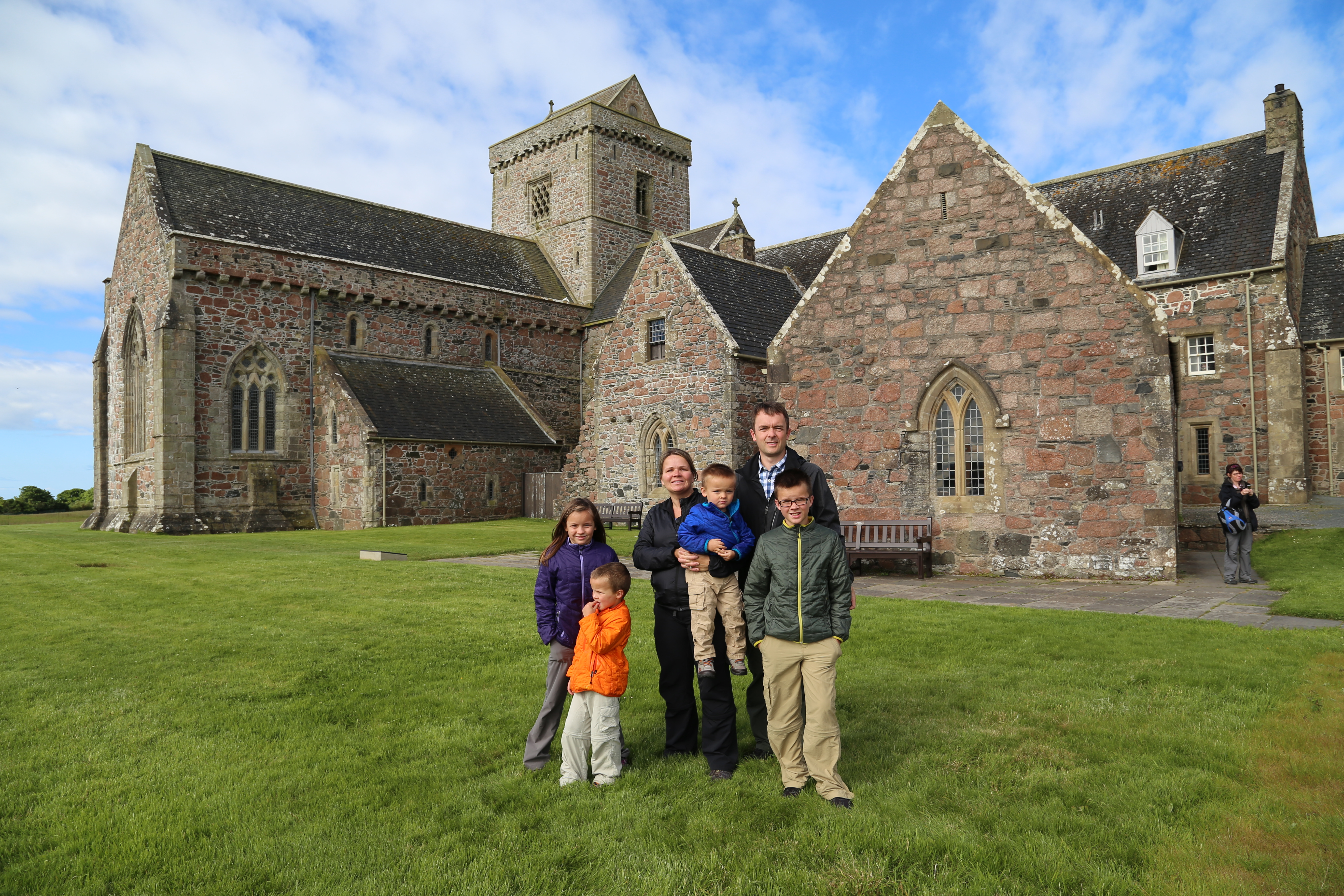 2014 Europe Trip Day 26 - Scotland (Ardachy House Yurt, Heilan' Coo, Fionnphort-Iona Ferry, Iona Nunnery, Iona Abbey (Britain Christianity Birthplace), Scottish Heather, Tobermory-Kilchoan Ferry, Castle Tioram, Glenfinnan Monument, Biting Midges!)