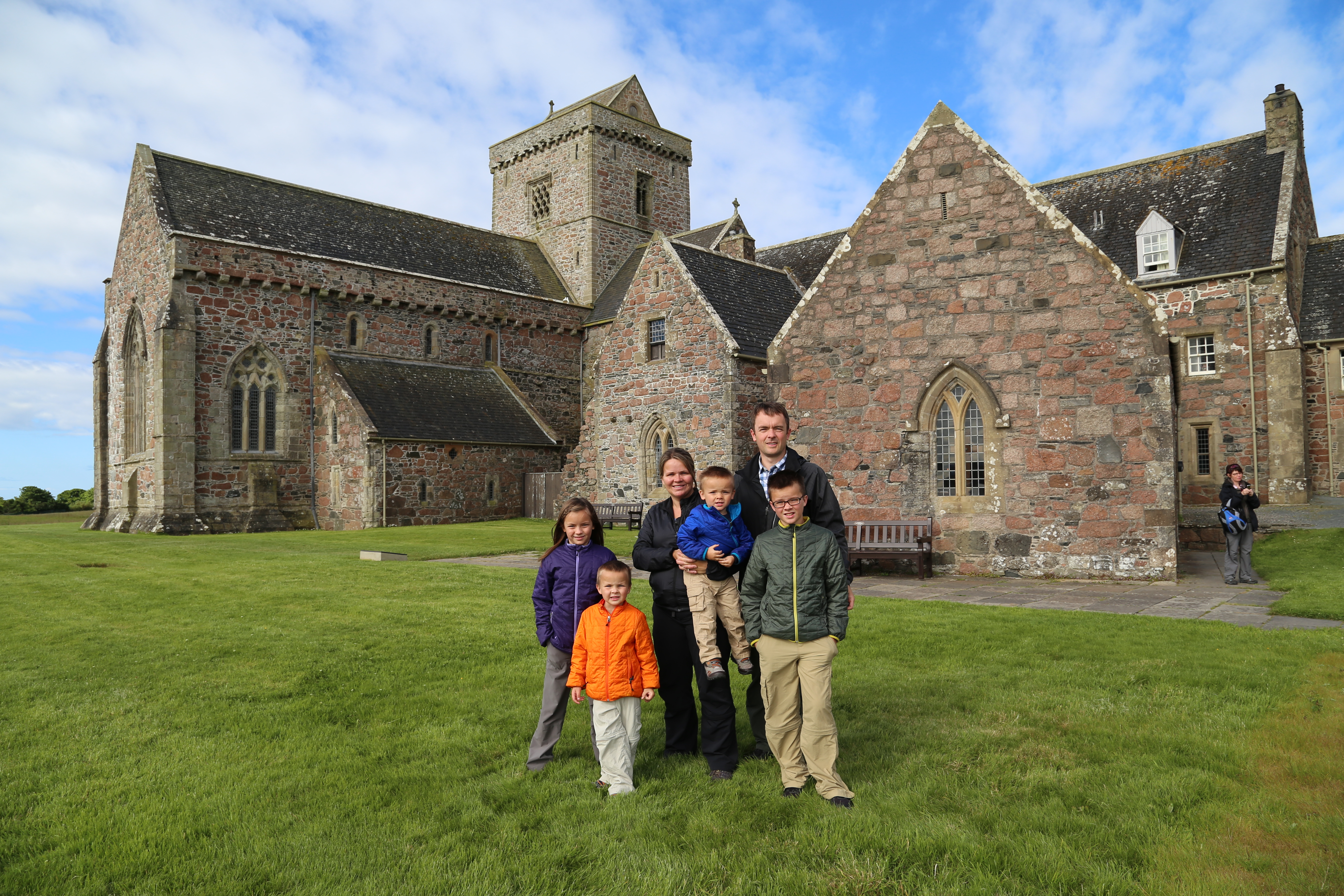 2014 Europe Trip Day 26 - Scotland (Ardachy House Yurt, Heilan' Coo, Fionnphort-Iona Ferry, Iona Nunnery, Iona Abbey (Britain Christianity Birthplace), Scottish Heather, Tobermory-Kilchoan Ferry, Castle Tioram, Glenfinnan Monument, Biting Midges!)