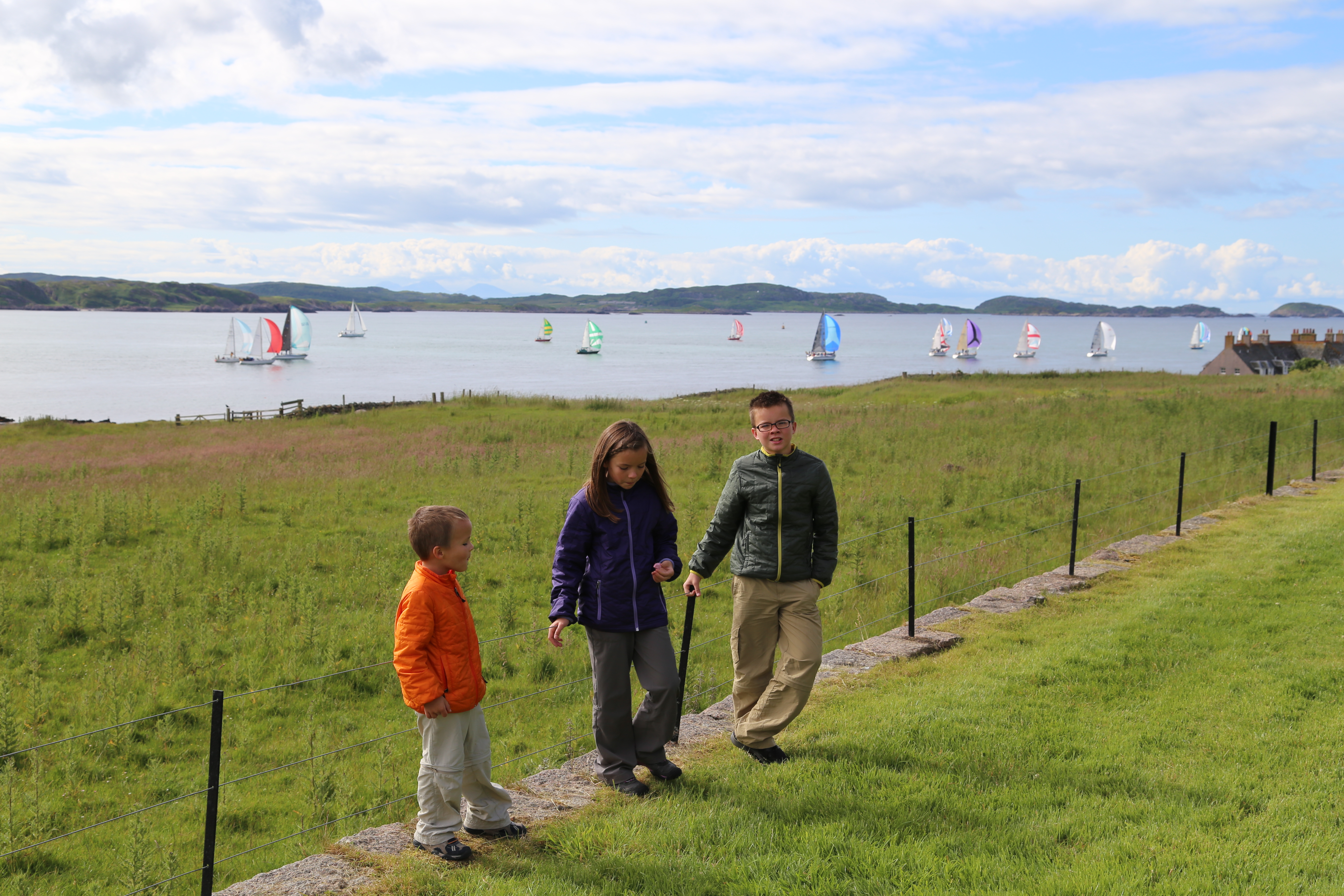 2014 Europe Trip Day 26 - Scotland (Ardachy House Yurt, Heilan' Coo, Fionnphort-Iona Ferry, Iona Nunnery, Iona Abbey (Britain Christianity Birthplace), Scottish Heather, Tobermory-Kilchoan Ferry, Castle Tioram, Glenfinnan Monument, Biting Midges!)