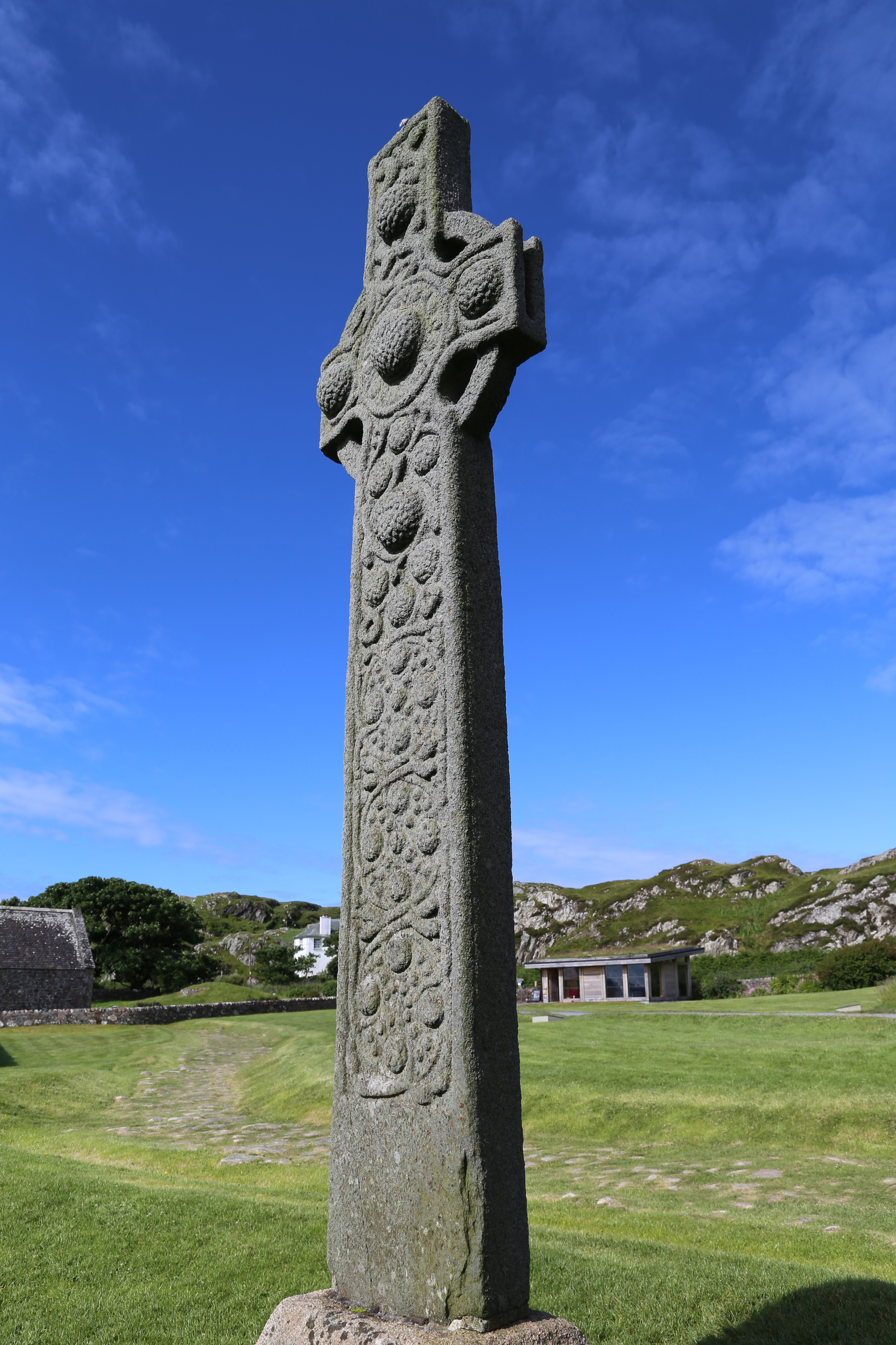 2014 Europe Trip Day 26 - Scotland (Ardachy House Yurt, Heilan' Coo, Fionnphort-Iona Ferry, Iona Nunnery, Iona Abbey (Britain Christianity Birthplace), Scottish Heather, Tobermory-Kilchoan Ferry, Castle Tioram, Glenfinnan Monument, Biting Midges!)