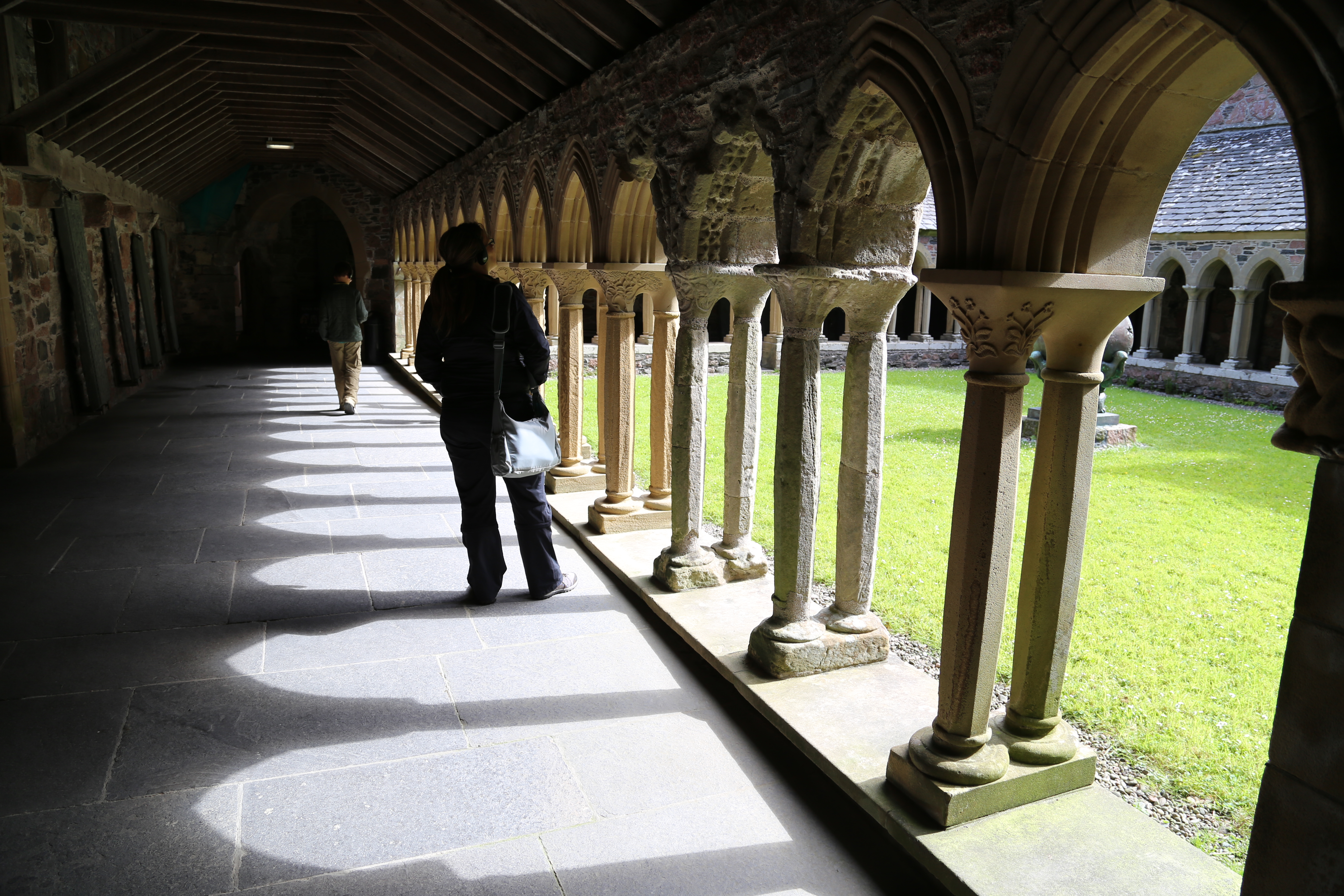 2014 Europe Trip Day 26 - Scotland (Ardachy House Yurt, Heilan' Coo, Fionnphort-Iona Ferry, Iona Nunnery, Iona Abbey (Britain Christianity Birthplace), Scottish Heather, Tobermory-Kilchoan Ferry, Castle Tioram, Glenfinnan Monument, Biting Midges!)