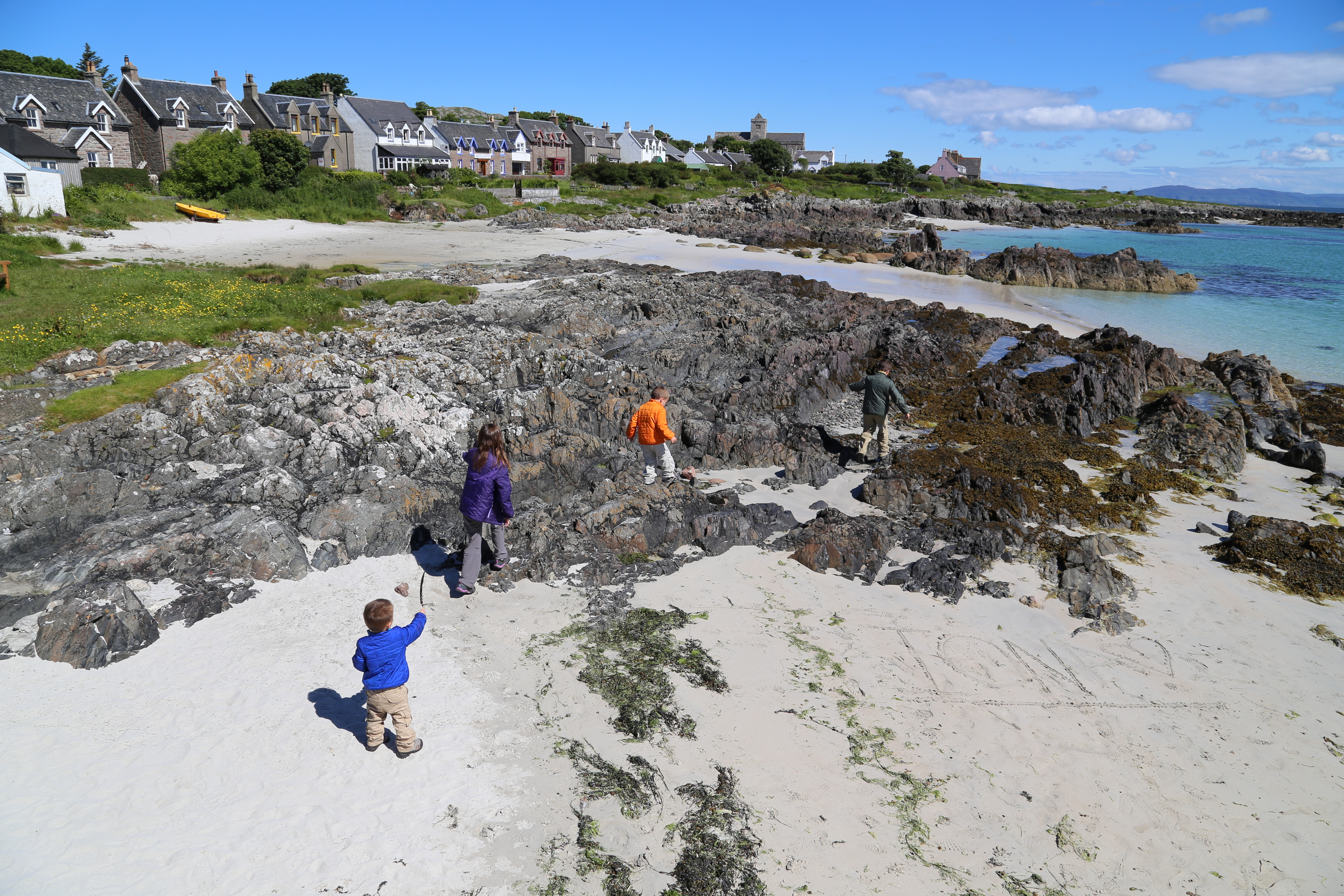 2014 Europe Trip Day 26 - Scotland (Ardachy House Yurt, Heilan' Coo, Fionnphort-Iona Ferry, Iona Nunnery, Iona Abbey (Britain Christianity Birthplace), Scottish Heather, Tobermory-Kilchoan Ferry, Castle Tioram, Glenfinnan Monument, Biting Midges!)