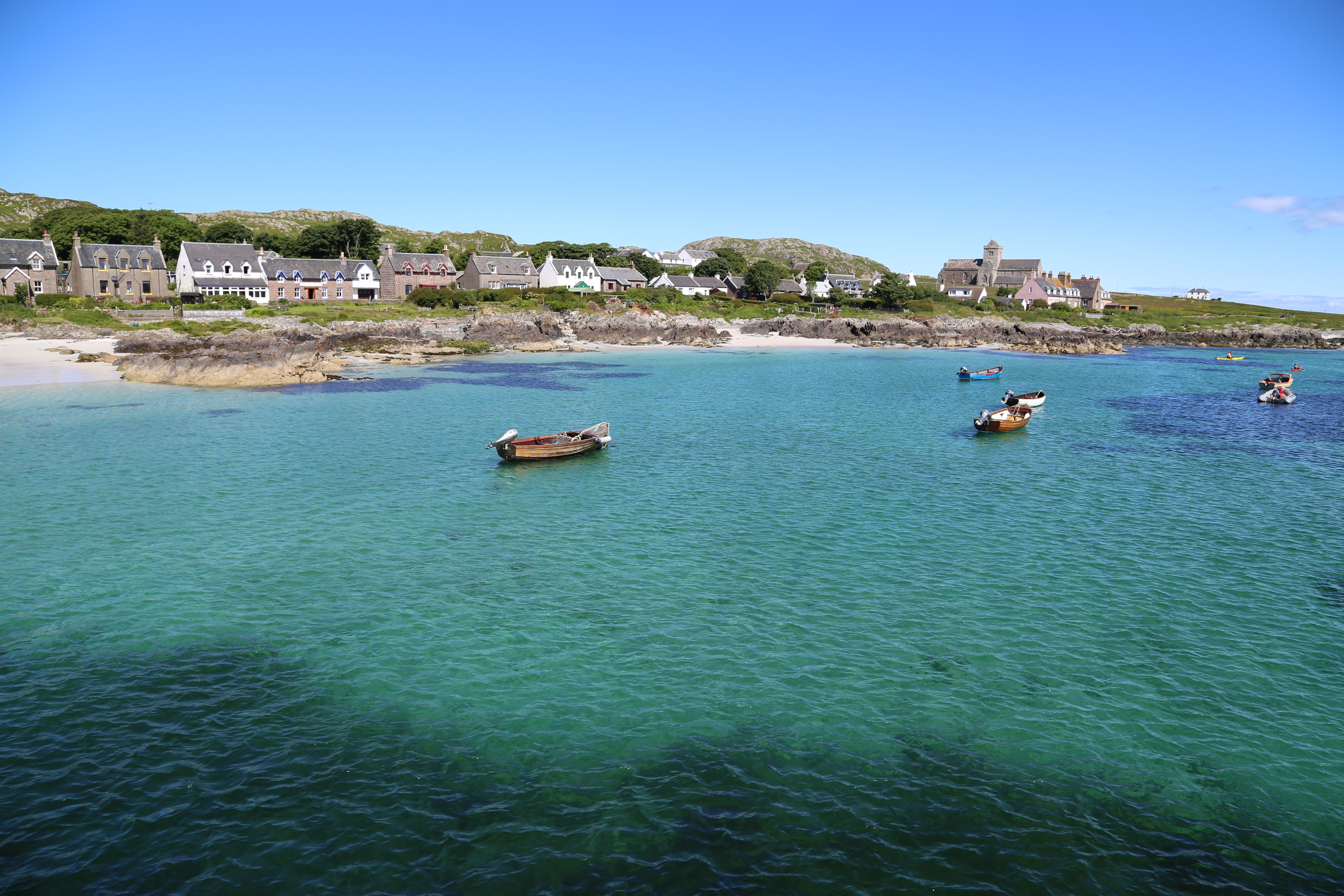 2014 Europe Trip Day 26 - Scotland (Ardachy House Yurt, Heilan' Coo, Fionnphort-Iona Ferry, Iona Nunnery, Iona Abbey (Britain Christianity Birthplace), Scottish Heather, Tobermory-Kilchoan Ferry, Castle Tioram, Glenfinnan Monument, Biting Midges!)