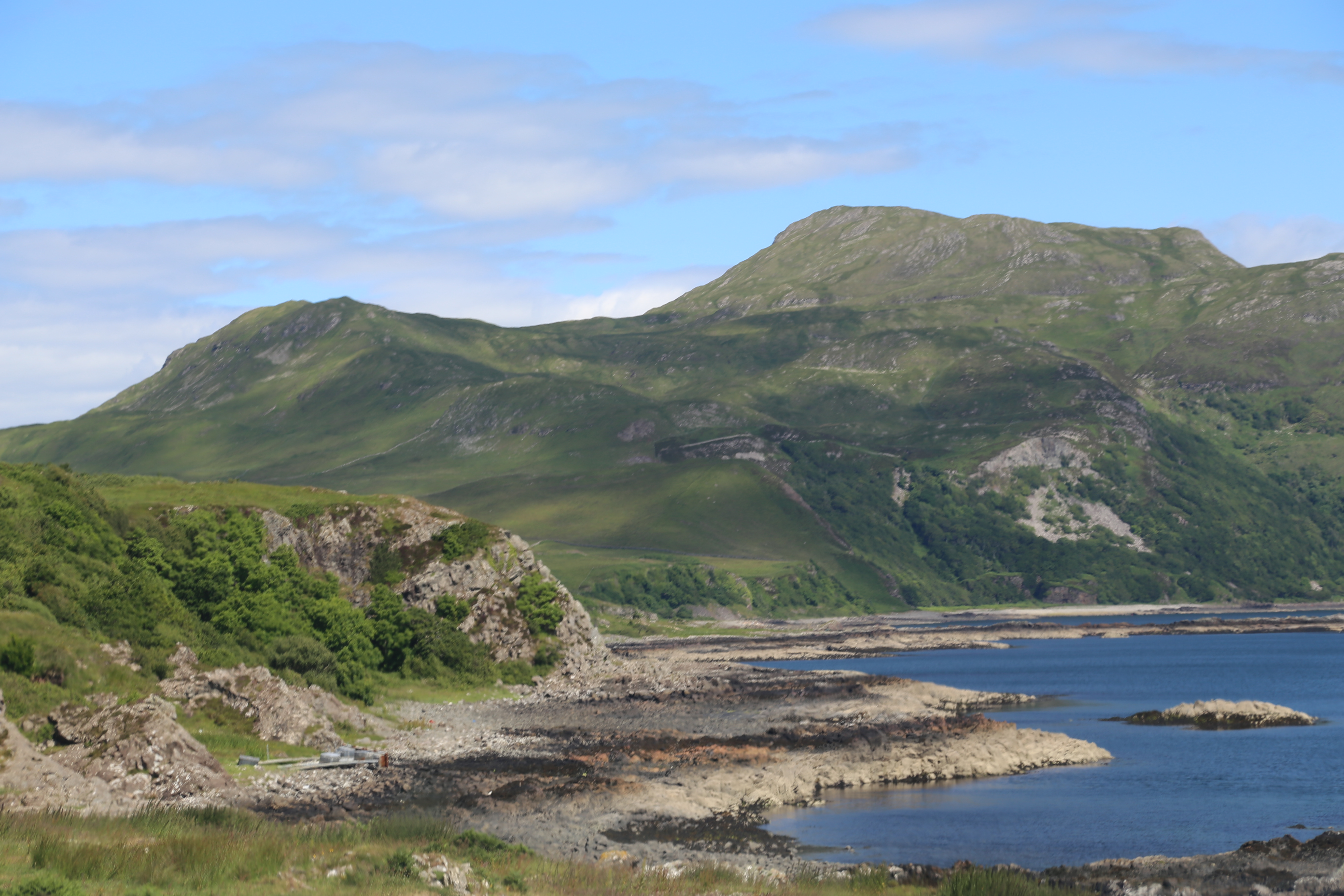 2014 Europe Trip Day 26 - Scotland (Ardachy House Yurt, Heilan' Coo, Fionnphort-Iona Ferry, Iona Nunnery, Iona Abbey (Britain Christianity Birthplace), Scottish Heather, Tobermory-Kilchoan Ferry, Castle Tioram, Glenfinnan Monument, Biting Midges!)