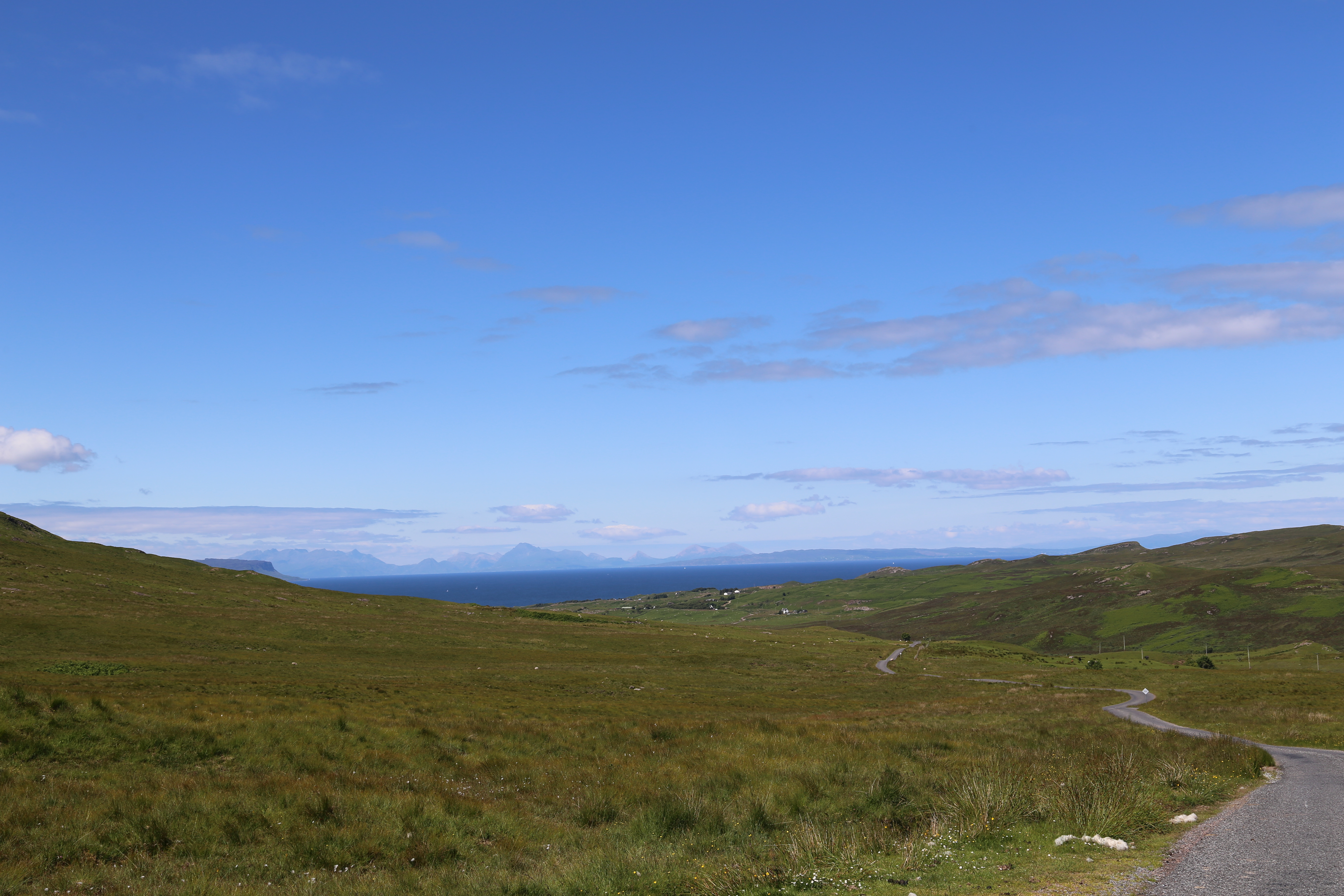 2014 Europe Trip Day 26 - Scotland (Ardachy House Yurt, Heilan' Coo, Fionnphort-Iona Ferry, Iona Nunnery, Iona Abbey (Britain Christianity Birthplace), Scottish Heather, Tobermory-Kilchoan Ferry, Castle Tioram, Glenfinnan Monument, Biting Midges!)