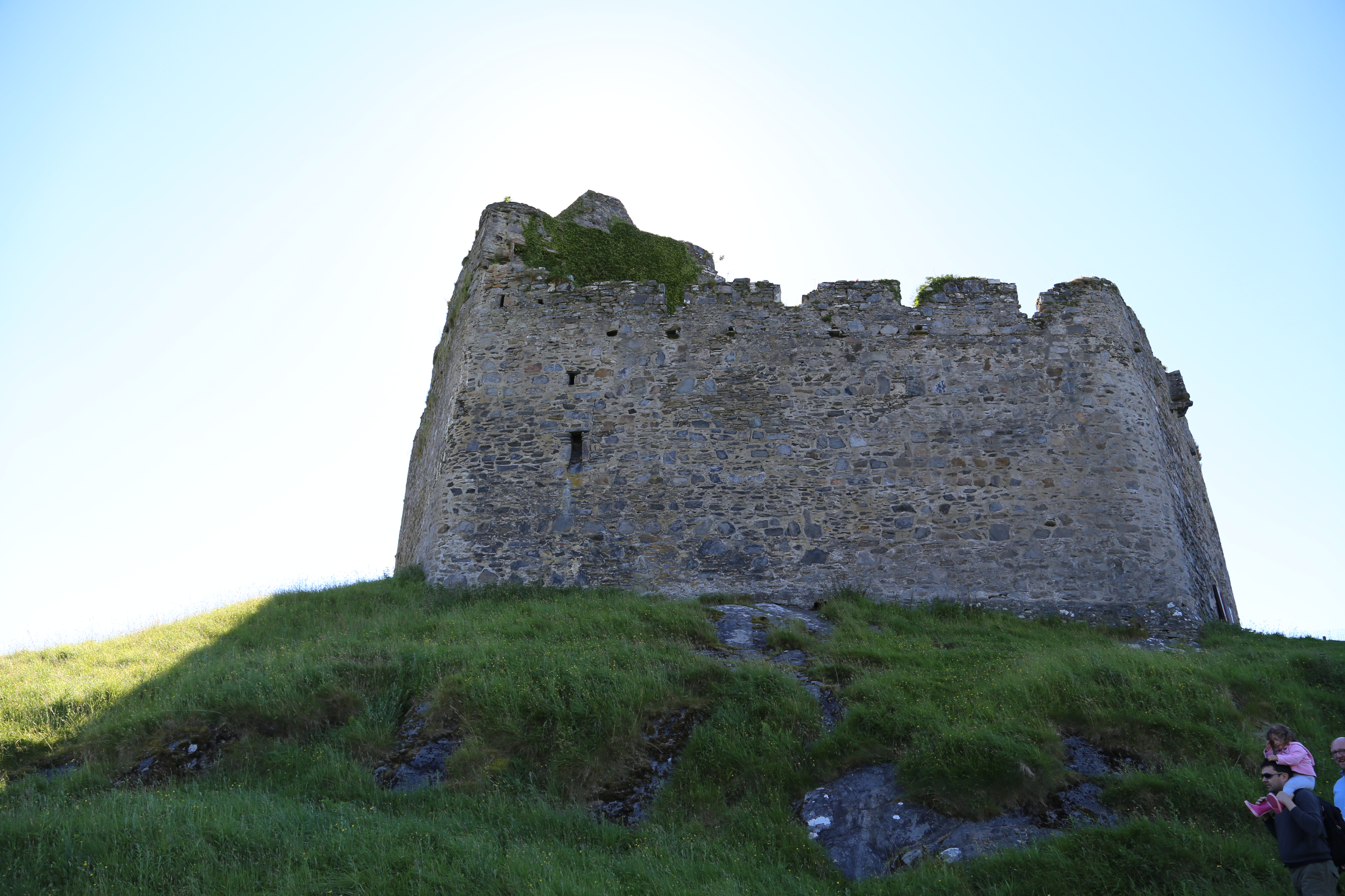 2014 Europe Trip Day 26 - Scotland (Ardachy House Yurt, Heilan' Coo, Fionnphort-Iona Ferry, Iona Nunnery, Iona Abbey (Britain Christianity Birthplace), Scottish Heather, Tobermory-Kilchoan Ferry, Castle Tioram, Glenfinnan Monument, Biting Midges!)