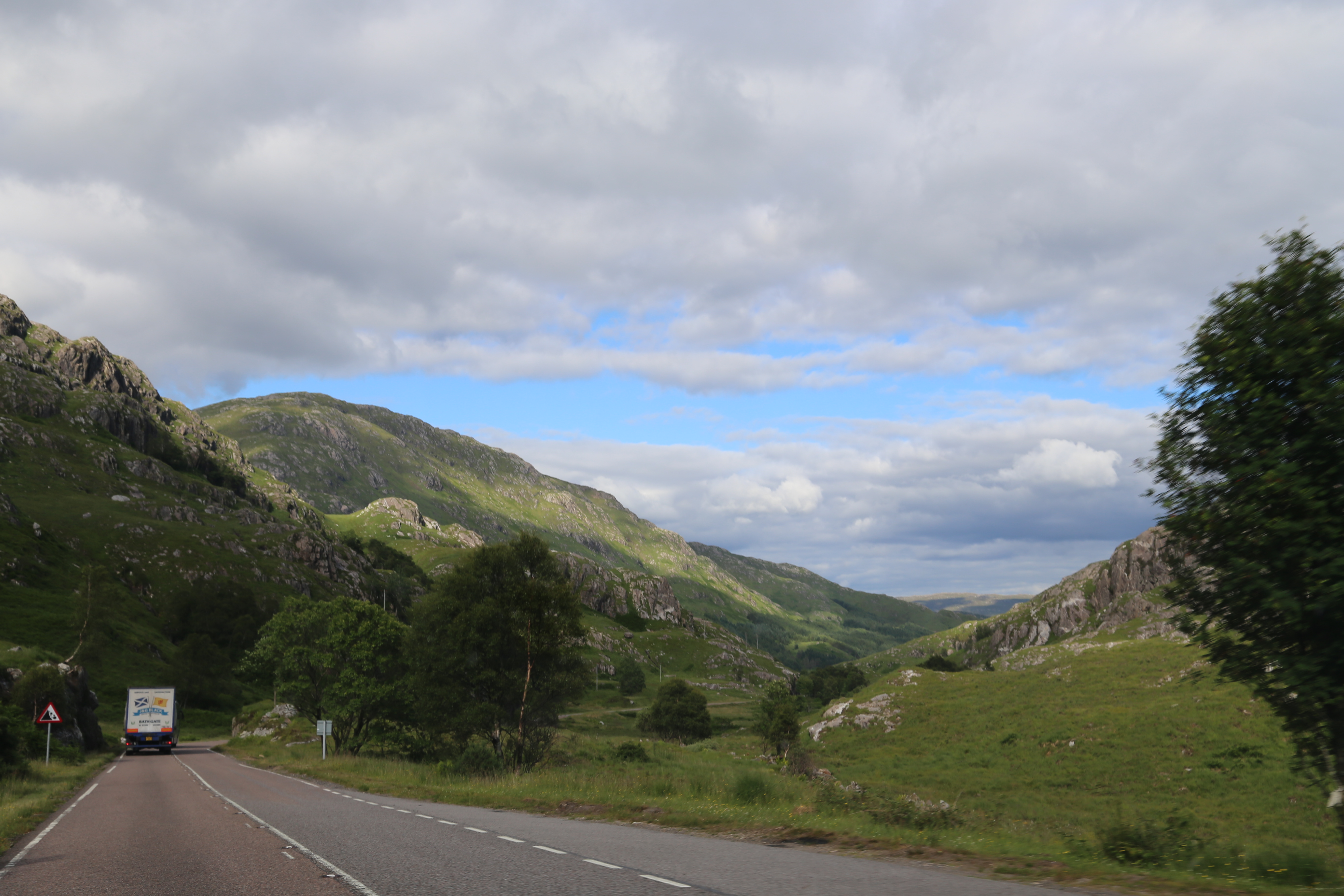 2014 Europe Trip Day 26 - Scotland (Ardachy House Yurt, Heilan' Coo, Fionnphort-Iona Ferry, Iona Nunnery, Iona Abbey (Britain Christianity Birthplace), Scottish Heather, Tobermory-Kilchoan Ferry, Castle Tioram, Glenfinnan Monument, Biting Midges!)