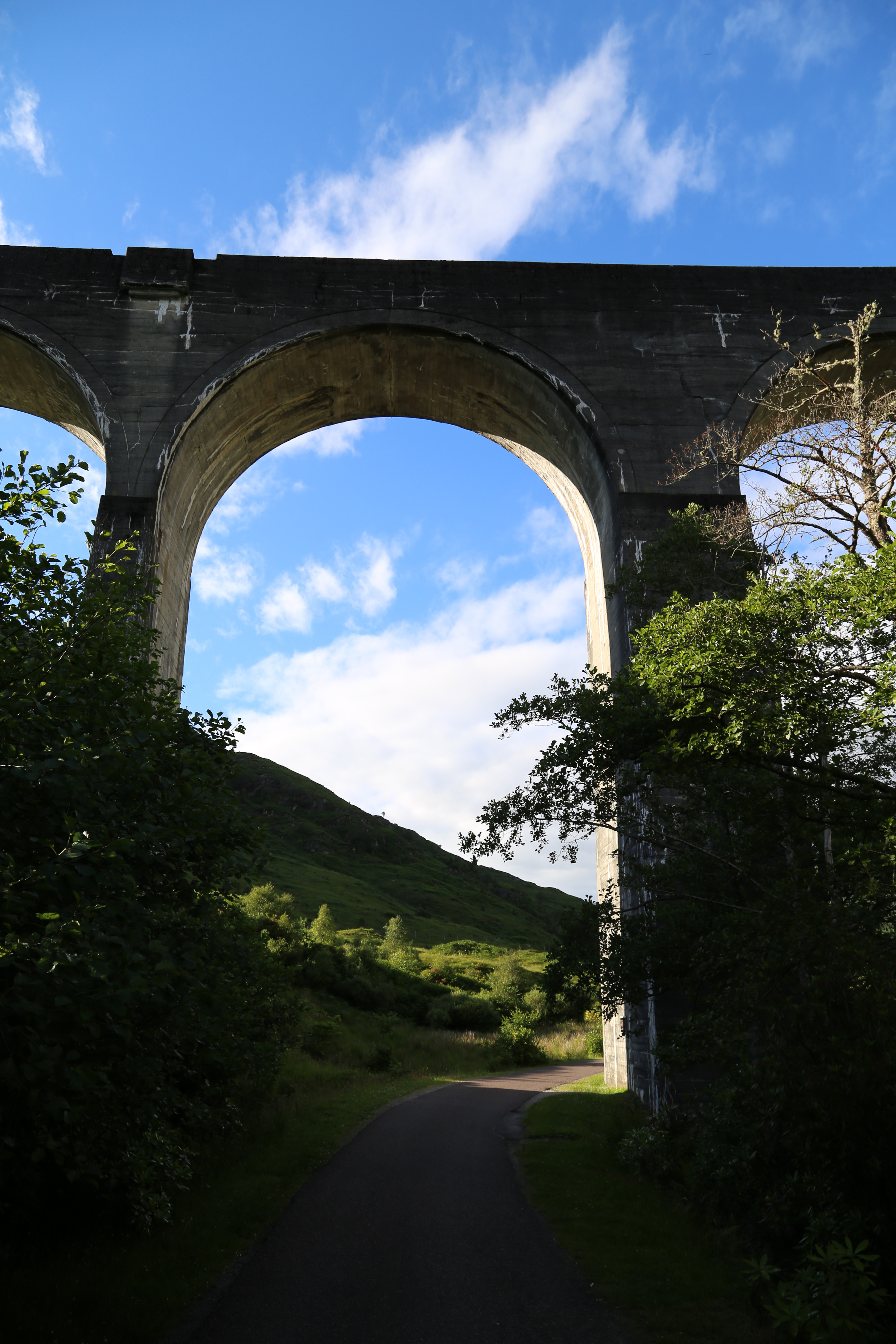 2014 Europe Trip Day 26 - Scotland (Ardachy House Yurt, Heilan' Coo, Fionnphort-Iona Ferry, Iona Nunnery, Iona Abbey (Britain Christianity Birthplace), Scottish Heather, Tobermory-Kilchoan Ferry, Castle Tioram, Glenfinnan Monument, Biting Midges!)