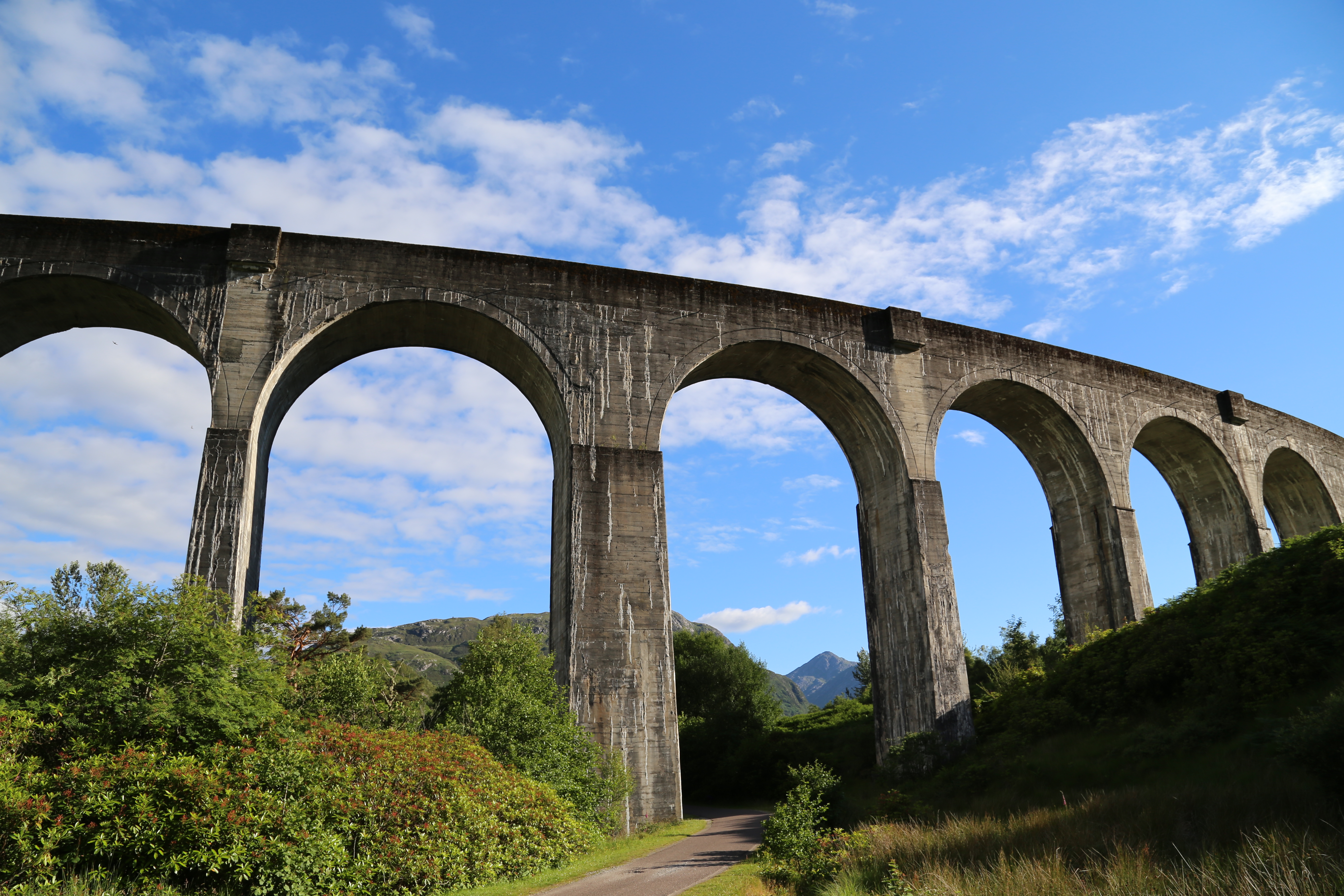 2014 Europe Trip Day 26 - Scotland (Ardachy House Yurt, Heilan' Coo, Fionnphort-Iona Ferry, Iona Nunnery, Iona Abbey (Britain Christianity Birthplace), Scottish Heather, Tobermory-Kilchoan Ferry, Castle Tioram, Glenfinnan Monument, Biting Midges!)