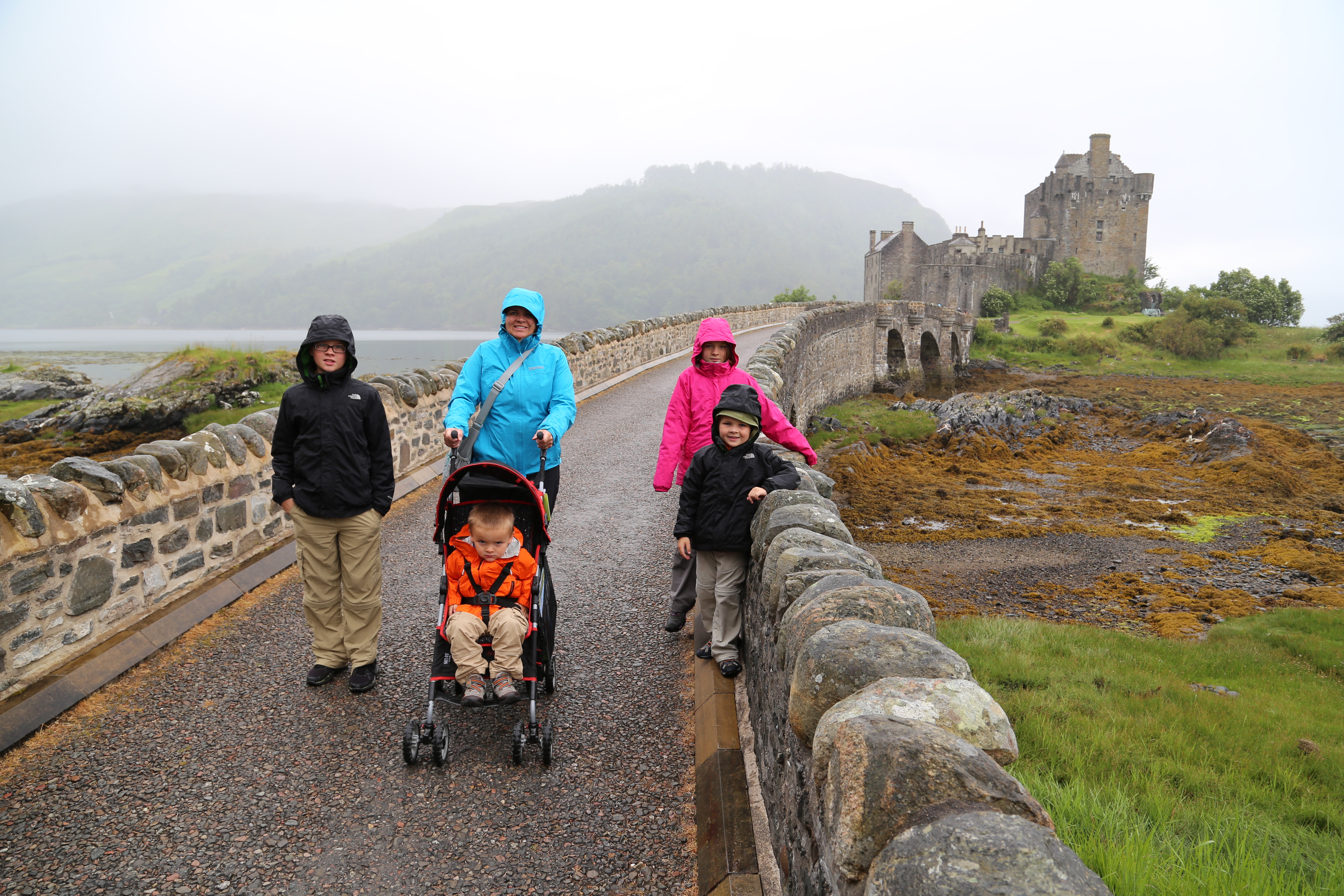 2014 Europe Trip Day 27 - Scotland (Muesli, Hogwarts Express Train (Jacobite Steam Train, Glenfinnan Viaduct), Fort William, Ben Nevis, Highland Bagpiper, Eilean Donan Castle, Isle of Skye, Portree, Old Man of Storr, Kilt Rock, Uig, Quiraing, Peat Fields)