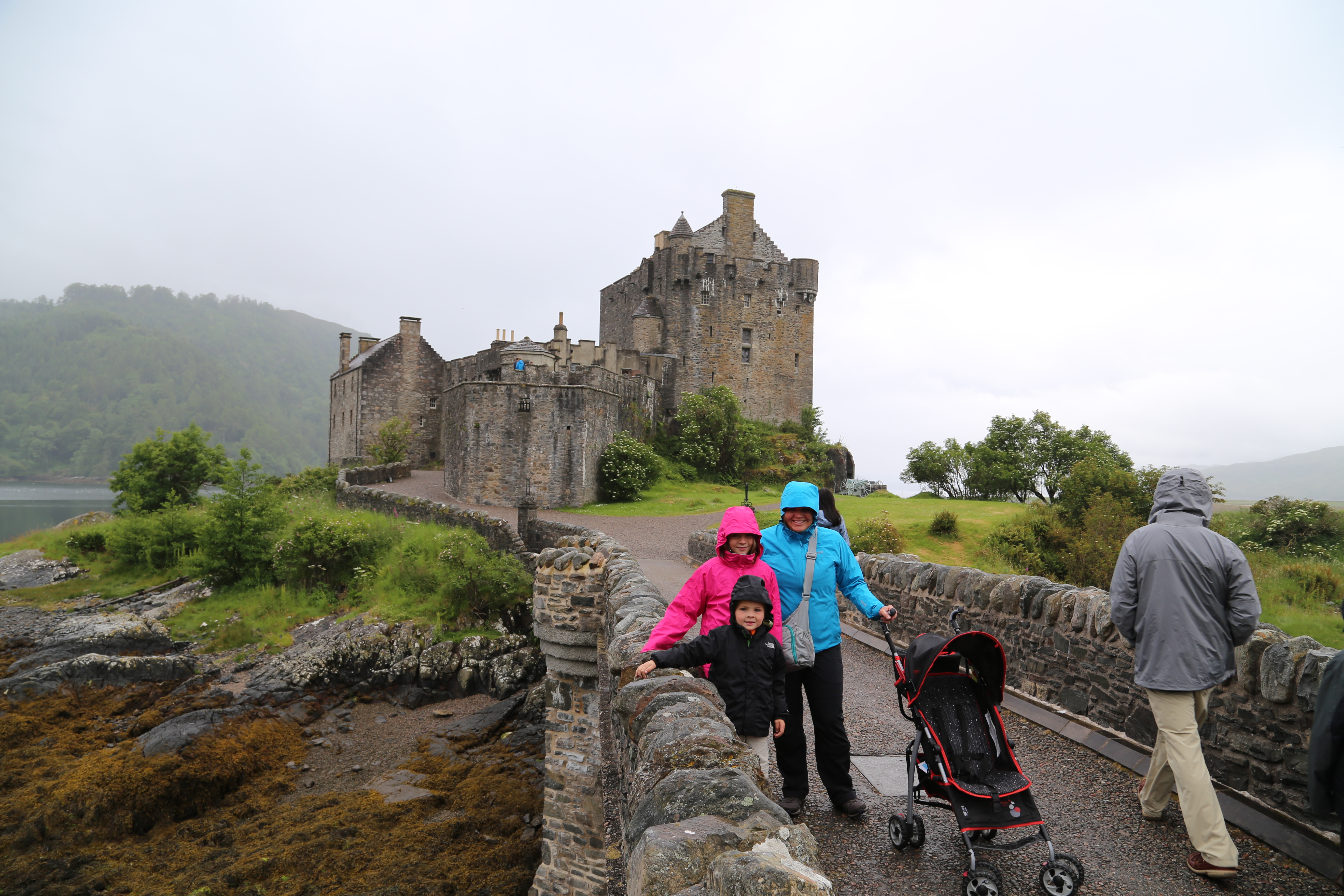 2014 Europe Trip Day 27 - Scotland (Muesli, Hogwarts Express Train (Jacobite Steam Train, Glenfinnan Viaduct), Fort William, Ben Nevis, Highland Bagpiper, Eilean Donan Castle, Isle of Skye, Portree, Old Man of Storr, Kilt Rock, Uig, Quiraing, Peat Fields)