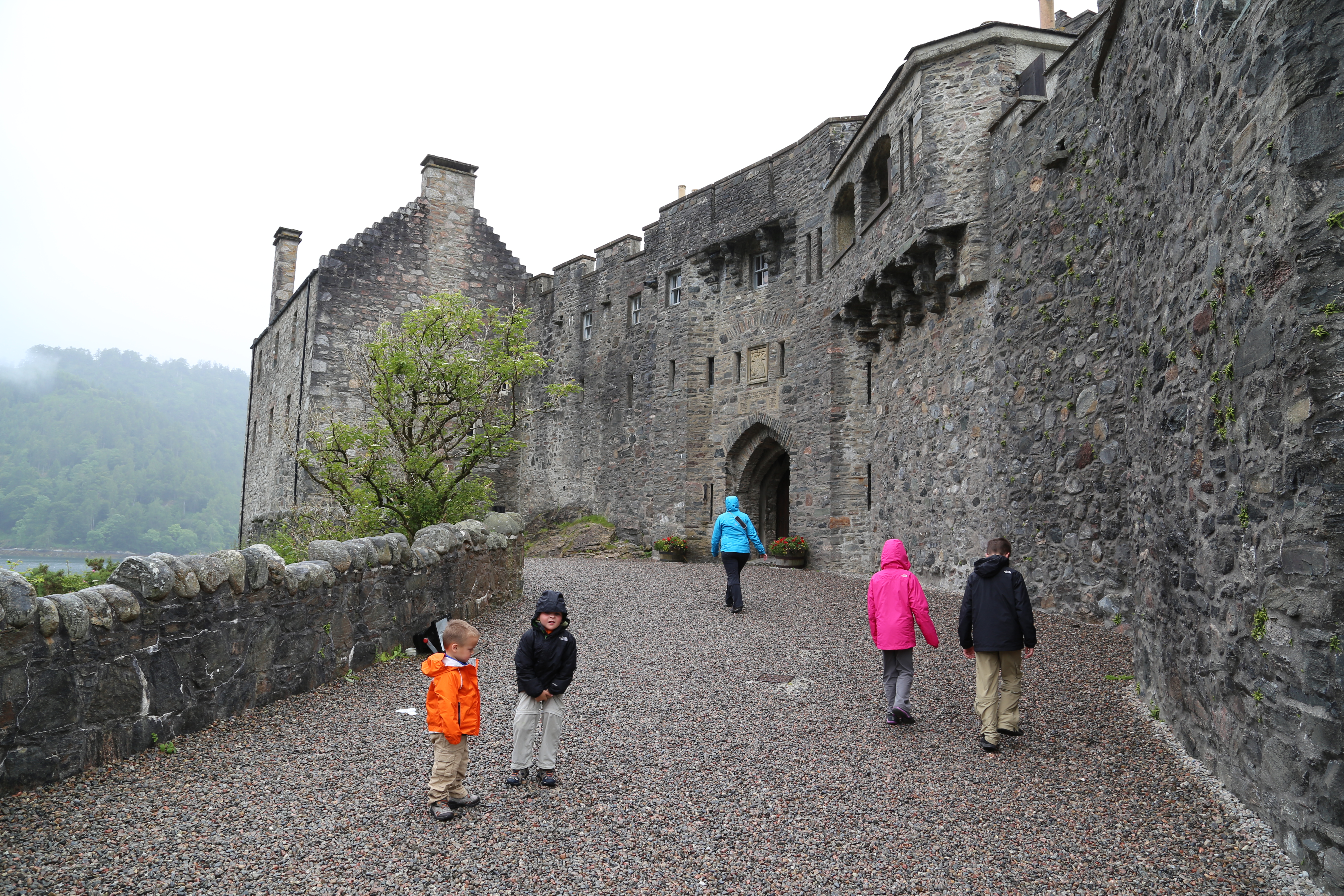 2014 Europe Trip Day 27 - Scotland (Muesli, Hogwarts Express Train (Jacobite Steam Train, Glenfinnan Viaduct), Fort William, Ben Nevis, Highland Bagpiper, Eilean Donan Castle, Isle of Skye, Portree, Old Man of Storr, Kilt Rock, Uig, Quiraing, Peat Fields)