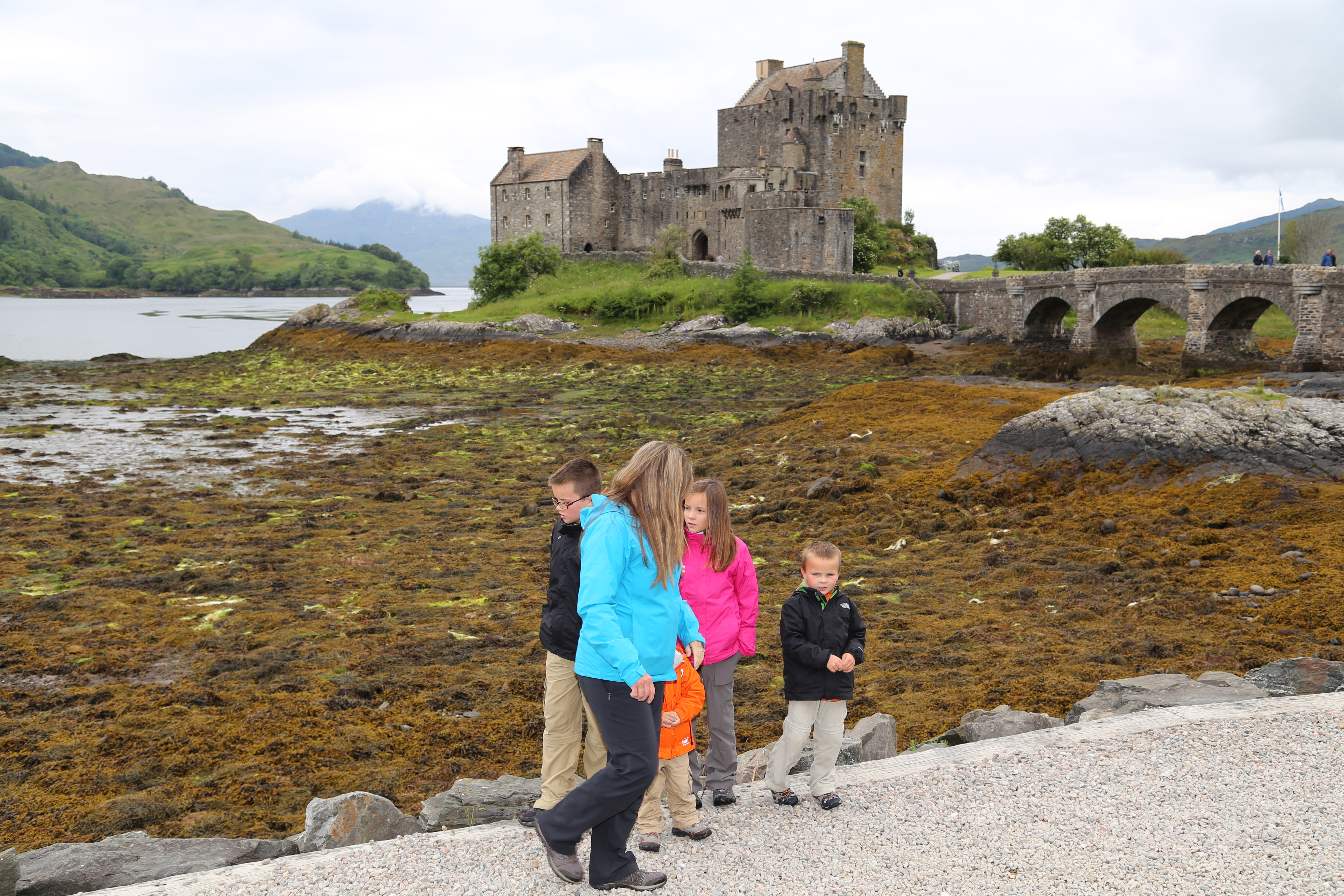 2014 Europe Trip Day 27 - Scotland (Muesli, Hogwarts Express Train (Jacobite Steam Train, Glenfinnan Viaduct), Fort William, Ben Nevis, Highland Bagpiper, Eilean Donan Castle, Isle of Skye, Portree, Old Man of Storr, Kilt Rock, Uig, Quiraing, Peat Fields)