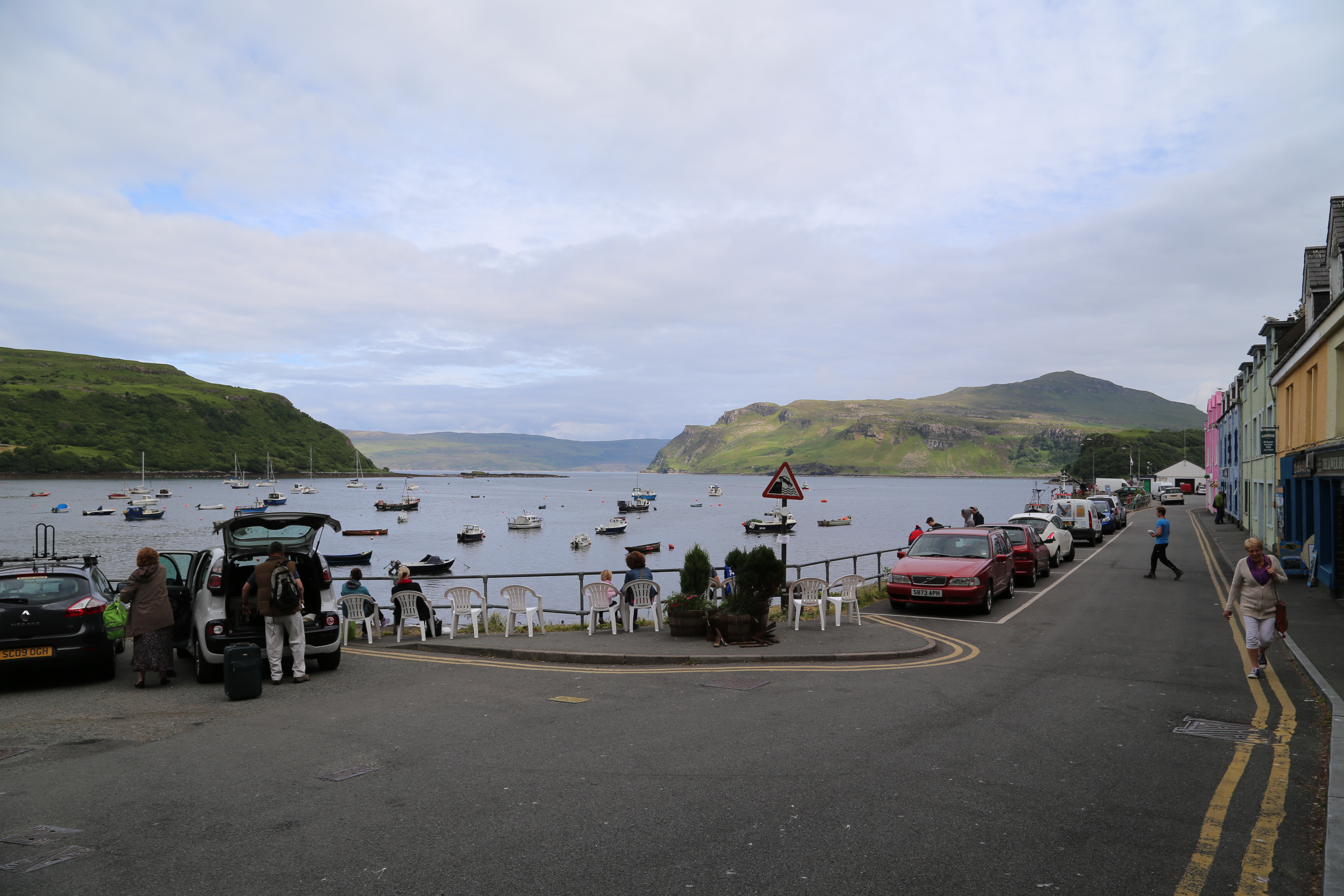 2014 Europe Trip Day 27 - Scotland (Muesli, Hogwarts Express Train (Jacobite Steam Train, Glenfinnan Viaduct), Fort William, Ben Nevis, Highland Bagpiper, Eilean Donan Castle, Isle of Skye, Portree, Old Man of Storr, Kilt Rock, Uig, Quiraing, Peat Fields)