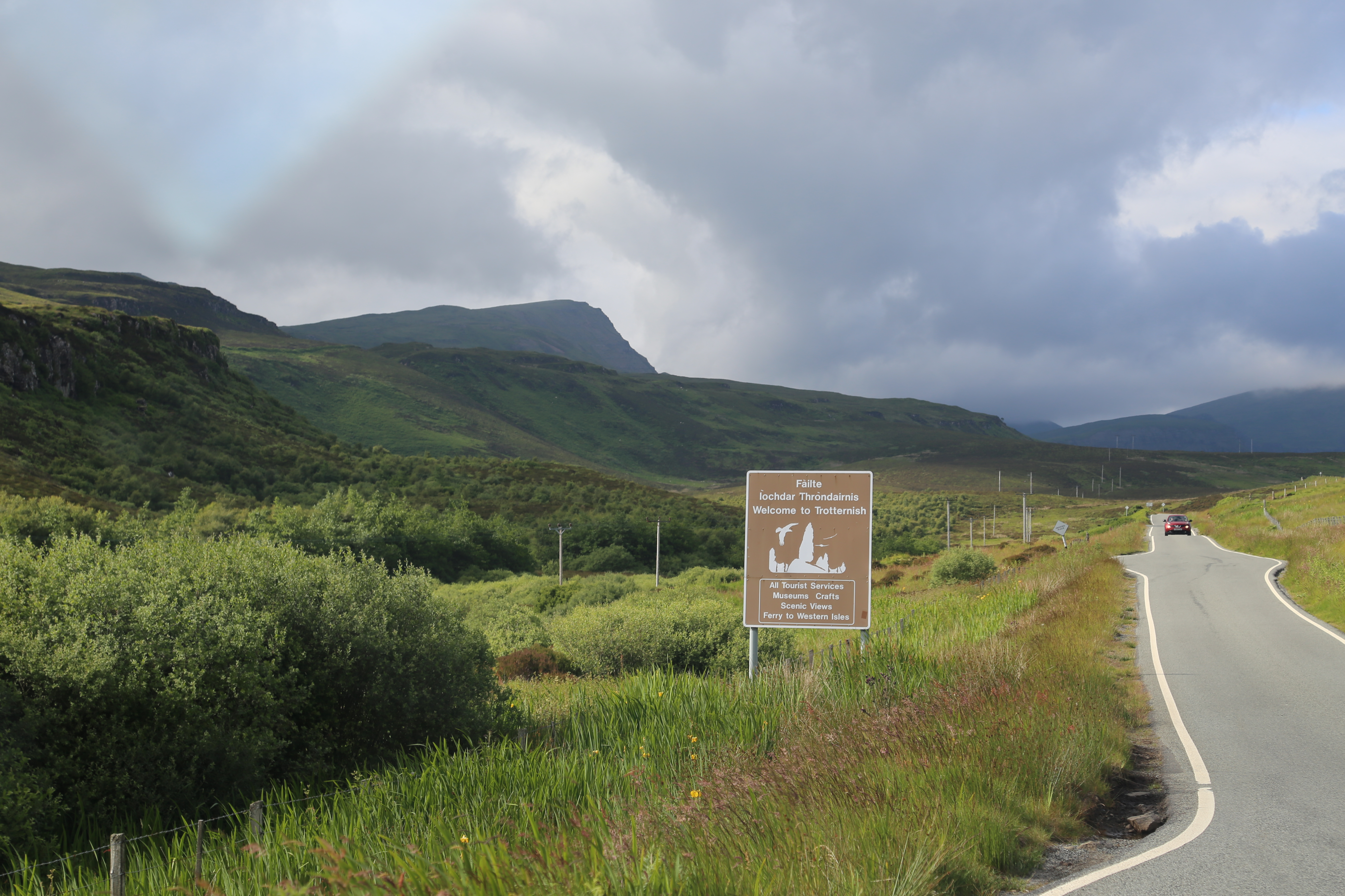 2014 Europe Trip Day 27 - Scotland (Muesli, Hogwarts Express Train (Jacobite Steam Train, Glenfinnan Viaduct), Fort William, Ben Nevis, Highland Bagpiper, Eilean Donan Castle, Isle of Skye, Portree, Old Man of Storr, Kilt Rock, Uig, Quiraing, Peat Fields)