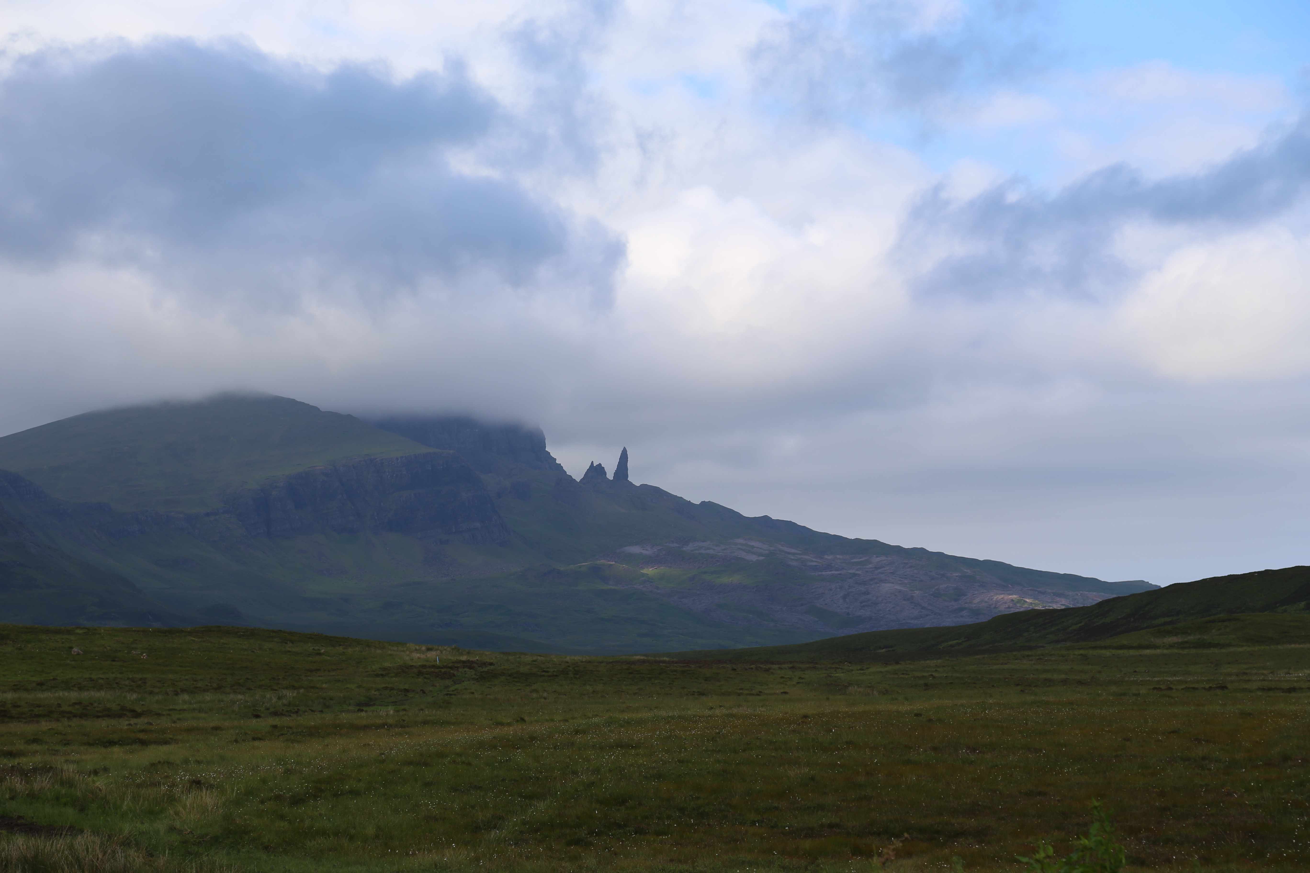 2014 Europe Trip Day 27 - Scotland (Muesli, Hogwarts Express Train (Jacobite Steam Train, Glenfinnan Viaduct), Fort William, Ben Nevis, Highland Bagpiper, Eilean Donan Castle, Isle of Skye, Portree, Old Man of Storr, Kilt Rock, Uig, Quiraing, Peat Fields)