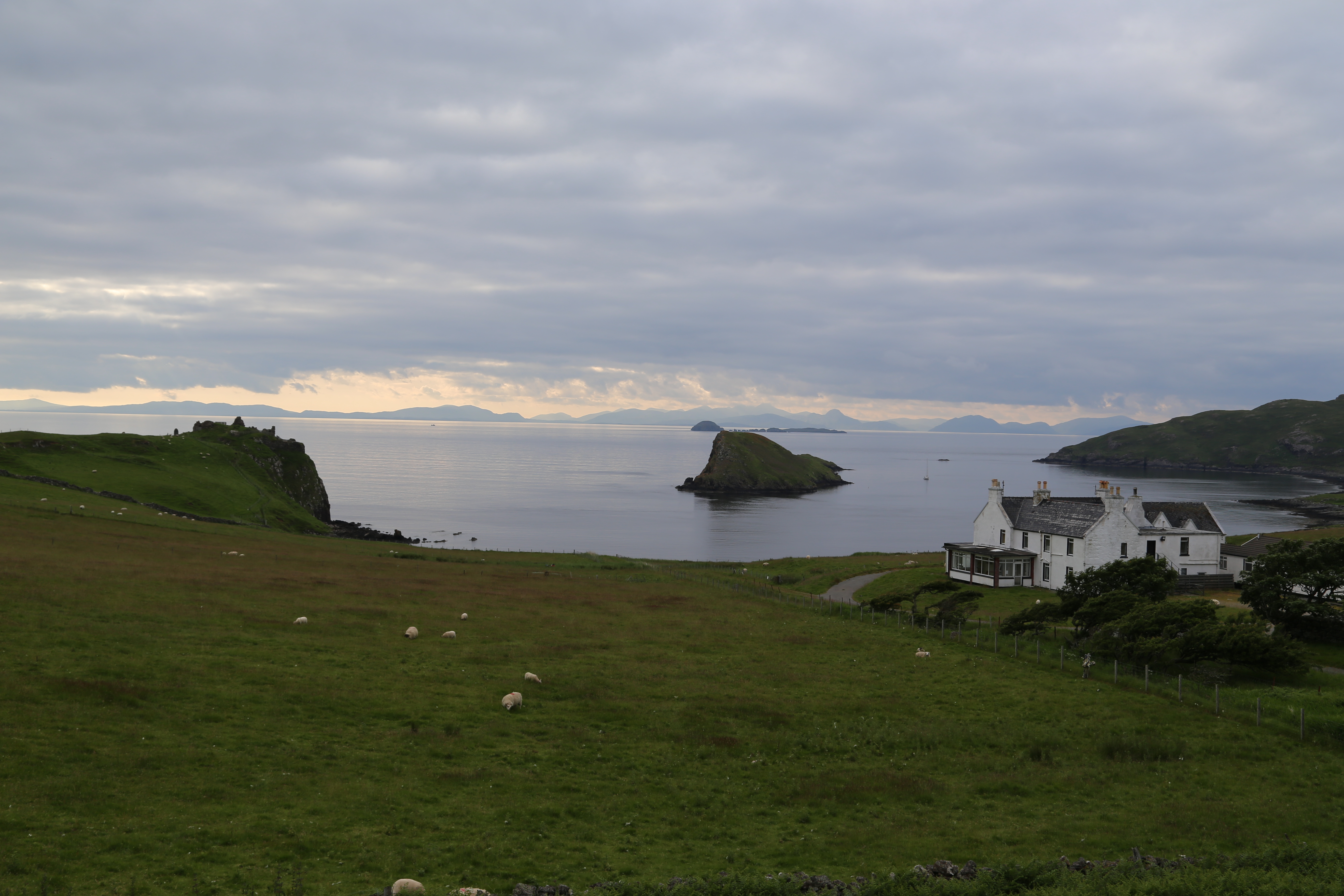 2014 Europe Trip Day 27 - Scotland (Muesli, Hogwarts Express Train (Jacobite Steam Train, Glenfinnan Viaduct), Fort William, Ben Nevis, Highland Bagpiper, Eilean Donan Castle, Isle of Skye, Portree, Old Man of Storr, Kilt Rock, Uig, Quiraing, Peat Fields)