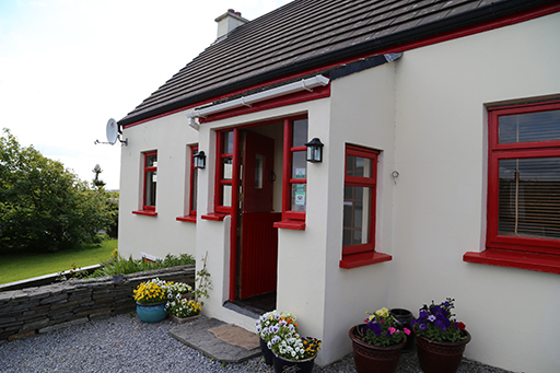 2014 Europe Trip Day 2 - Ireland (Shannon Airport, Bunratty Castle, Kenmare, Cliffs of Moher, Irish Stew, Live Irish Music)